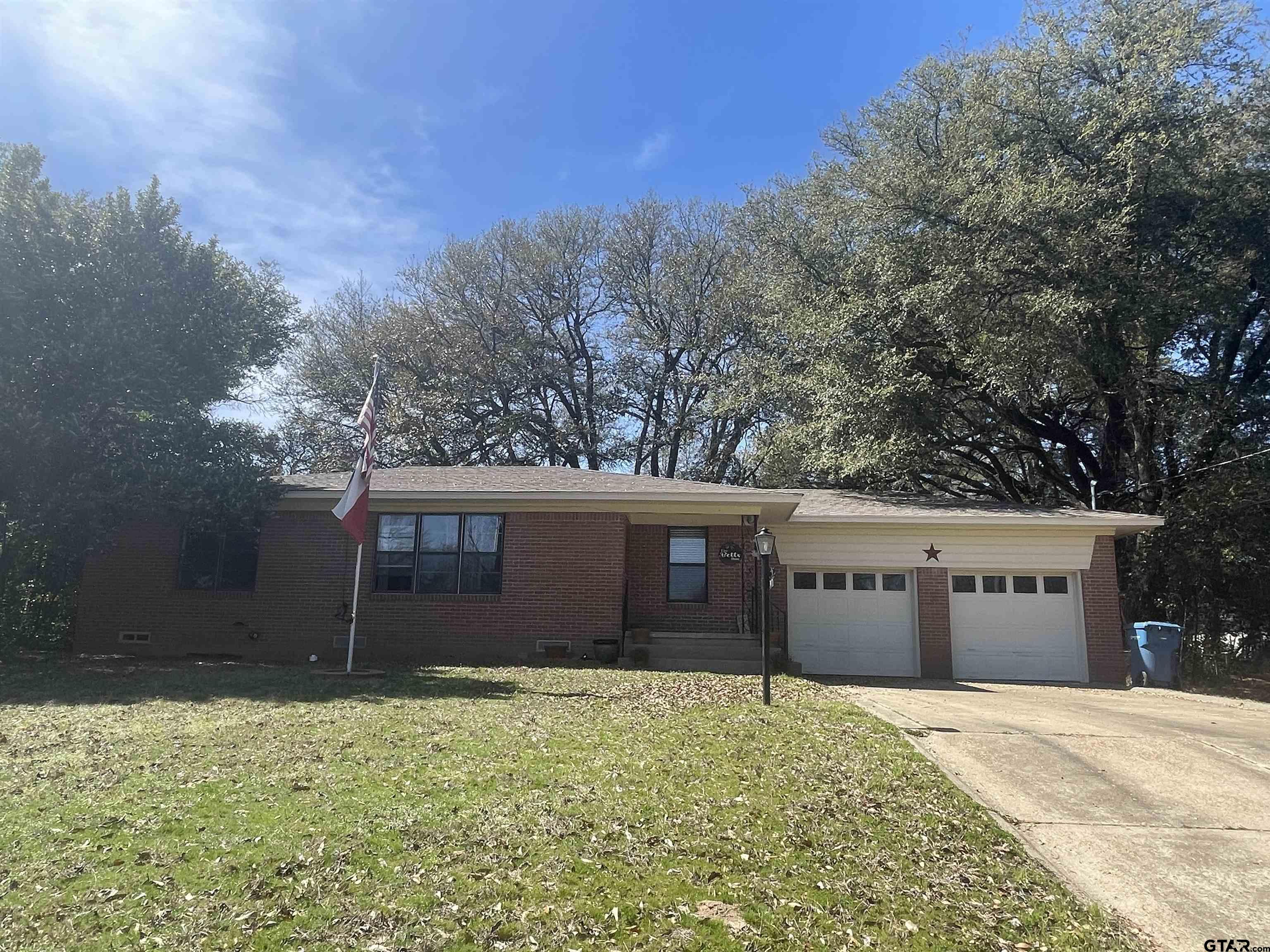 1410 Larkin Ave Mt Pleasant, Texas 75455 Price 164,900 MLS 230026