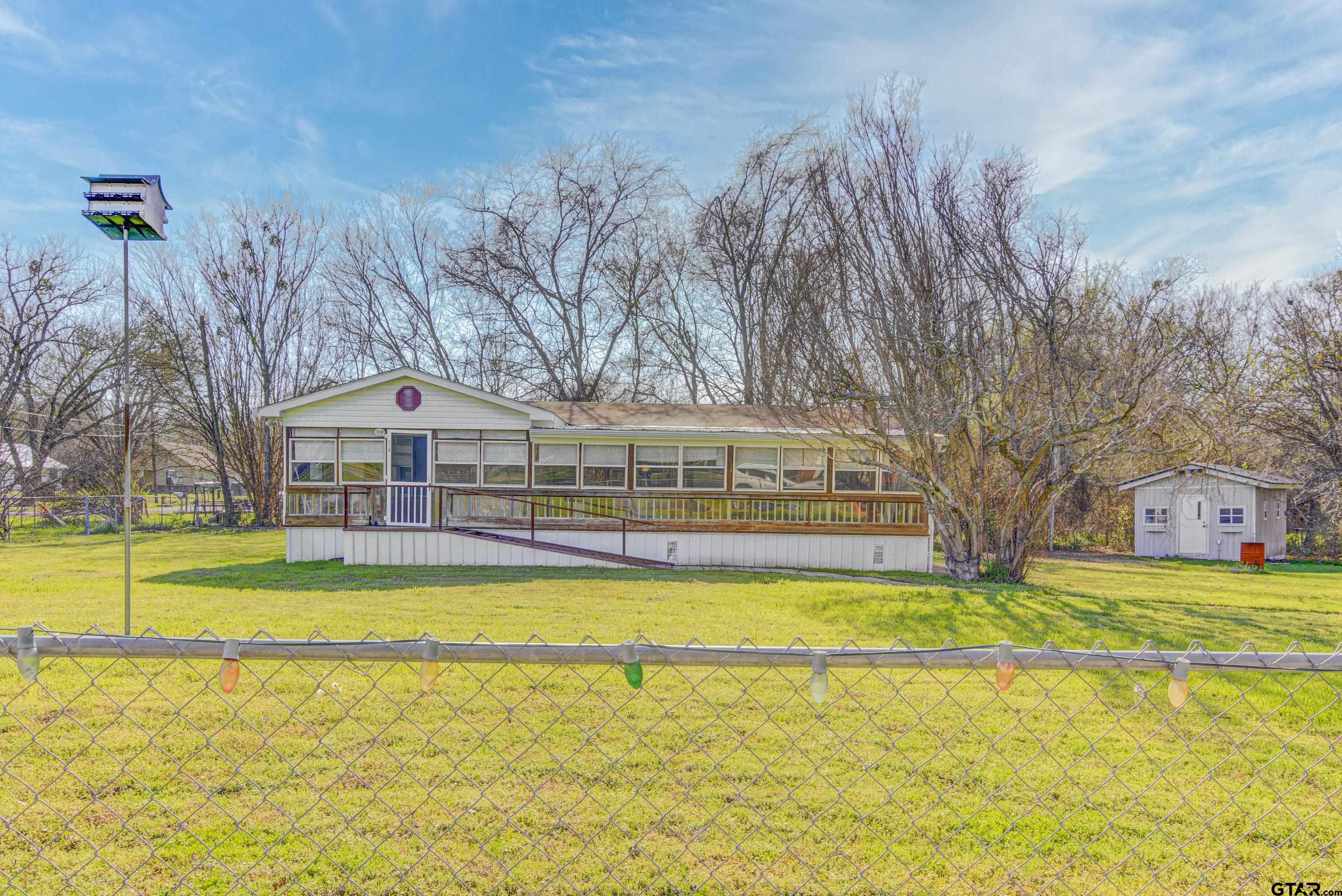 102 1st St, Trinidad, Texas 75163, 3 Bedrooms Bedrooms, ,2 BathroomsBathrooms,Manufactured(mobile) Home,For Sale,1st St,23004004