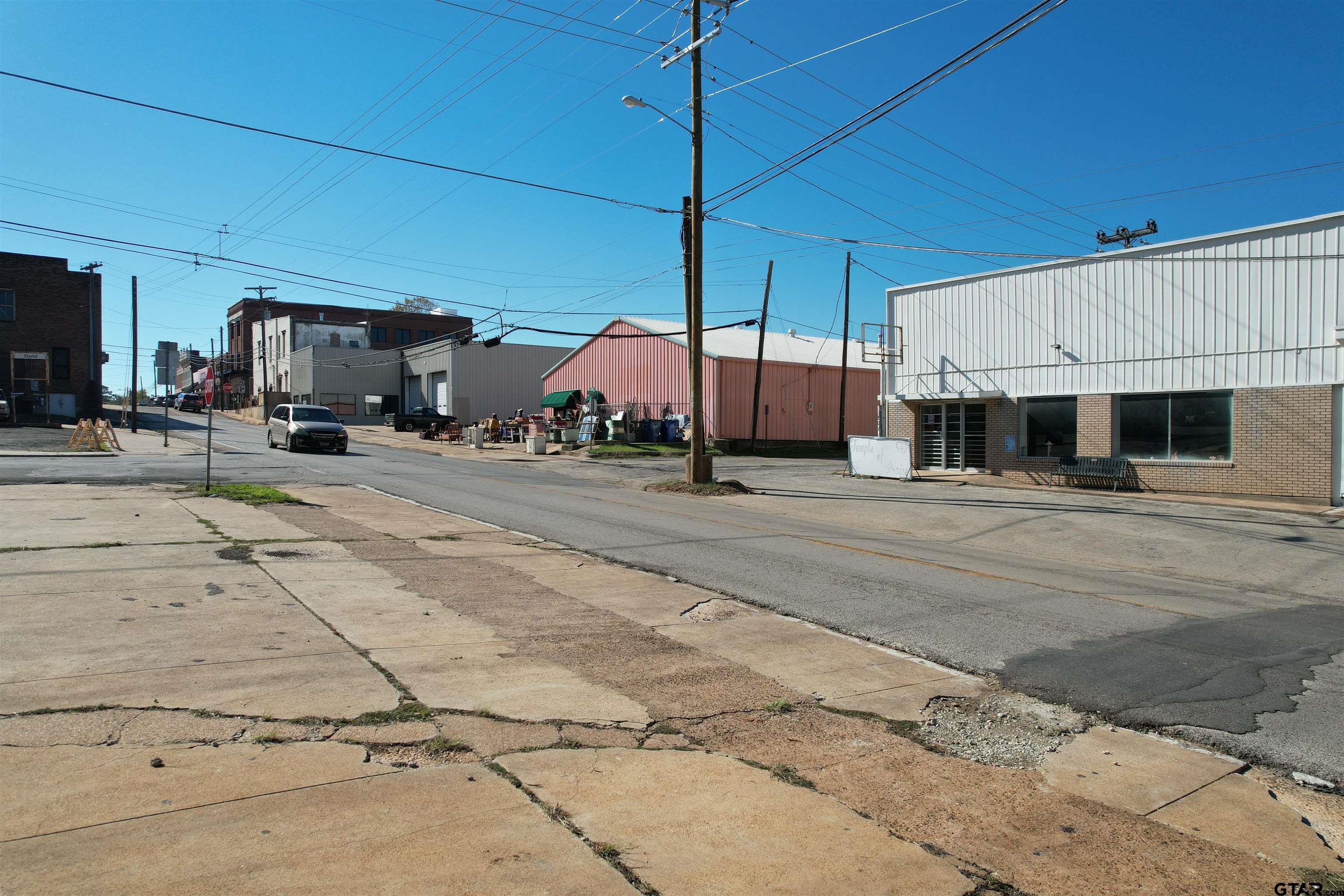 201 4th Street, Crockett, Texas 75835, ,Building,For Sale,4th Street,23015407