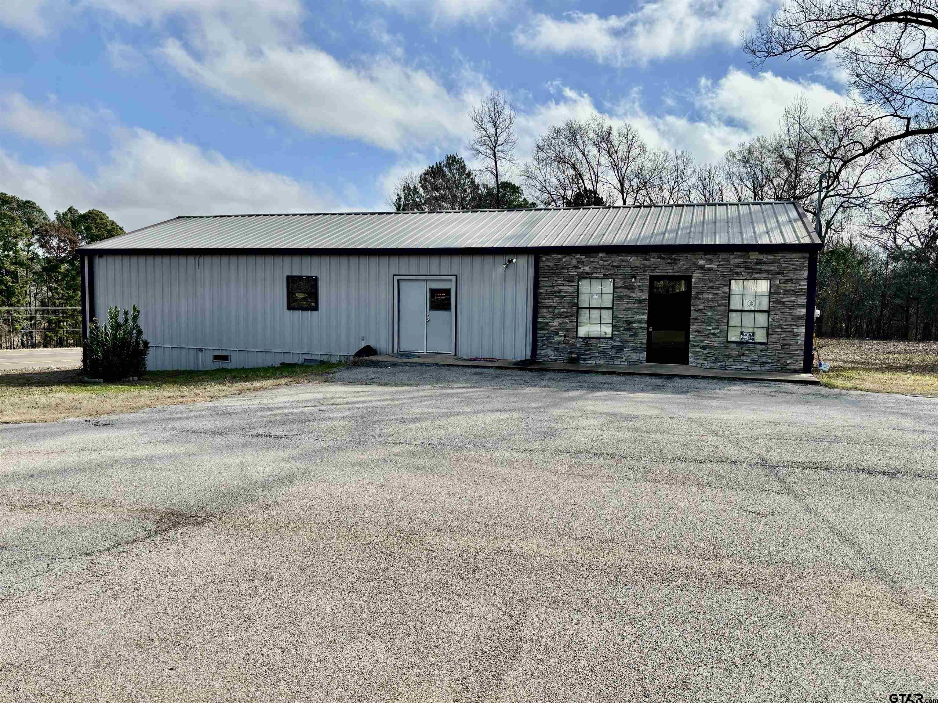 1306 State Hwy 300, Gilmer, Texas 75644, ,Building,For Sale,State Hwy 300,24000698