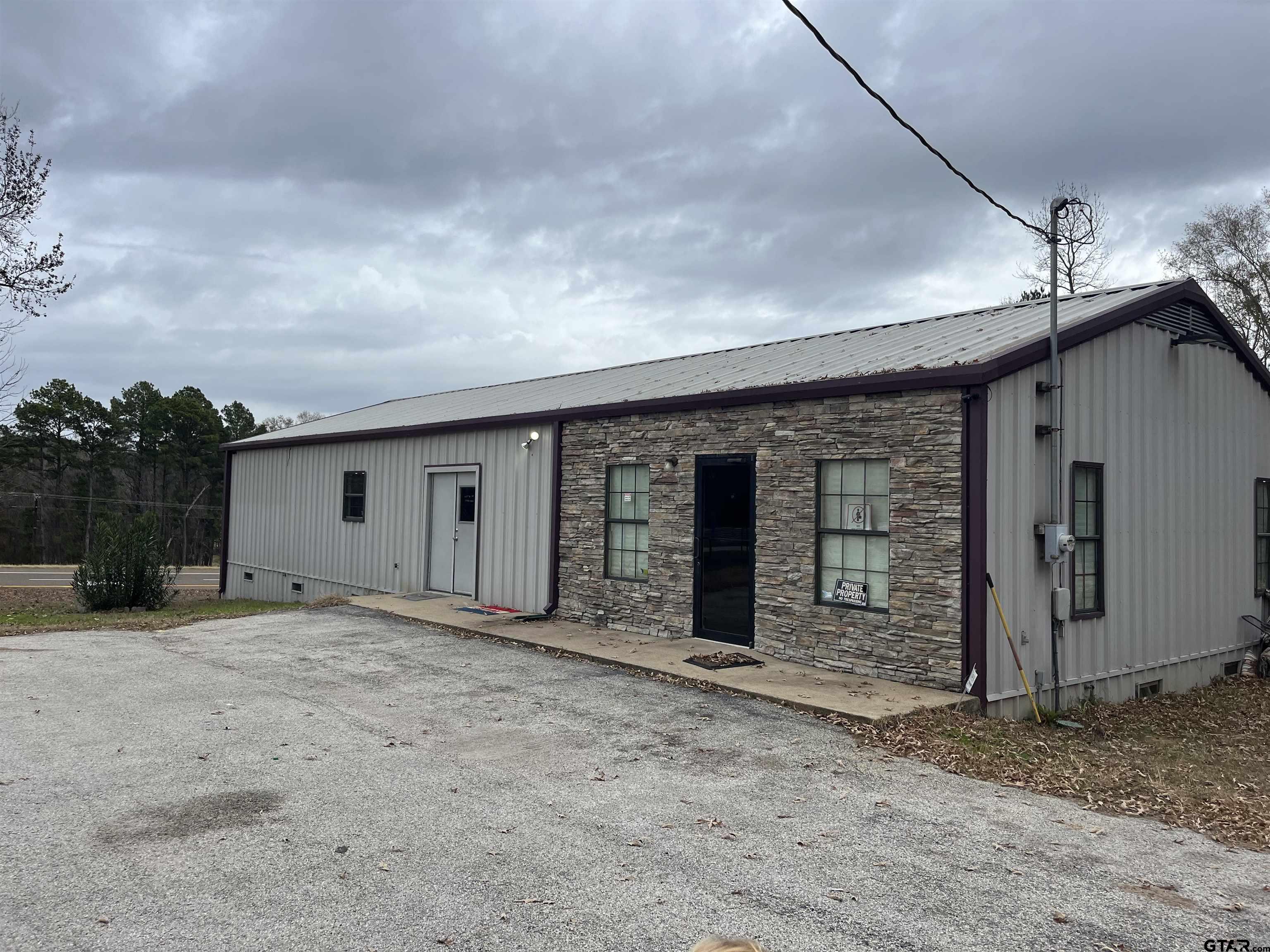 1306 State Hwy 300, Gilmer, Texas 75644, ,Building,For Sale,State Hwy 300,24000698