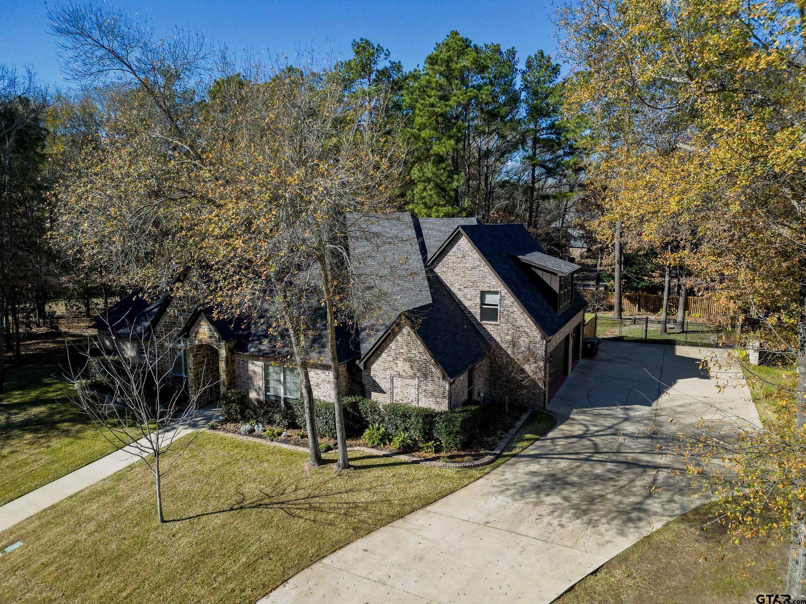 3668 Southwood Drive, Tyler, Texas 75707, 4 Bedrooms Bedrooms, ,3 BathroomsBathrooms,Single Family Detached,For Sale,Southwood Drive,24001488