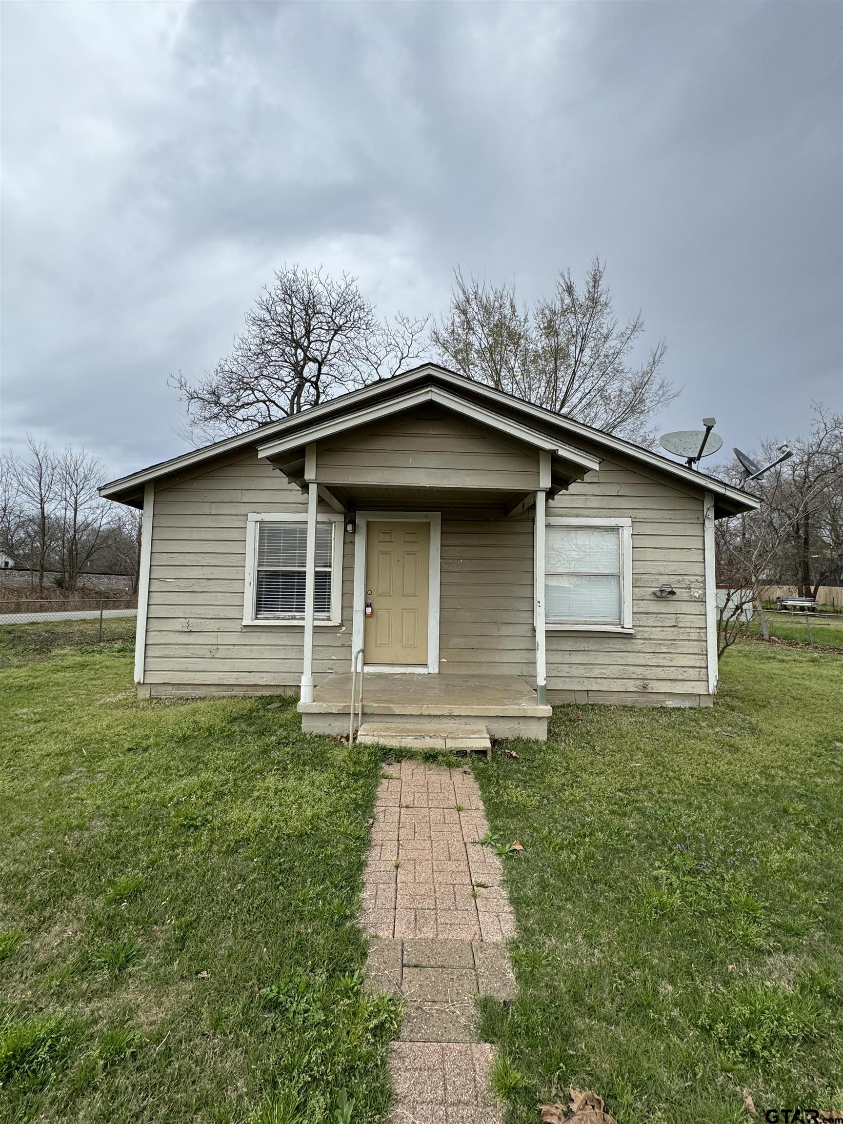 109 Bradford St, Troup, Texas 75789, 2 Bedrooms Bedrooms, ,1 BathroomBathrooms,Single Family Detached,For Sale,Bradford St,24002804