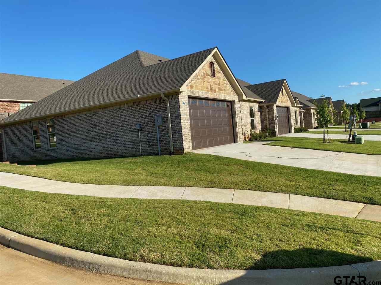 130 Letha Court, Tyler, Texas 75702, 3 Bedrooms Bedrooms, ,2 BathroomsBathrooms,Town Home,For Sale,Letha Court,24005281