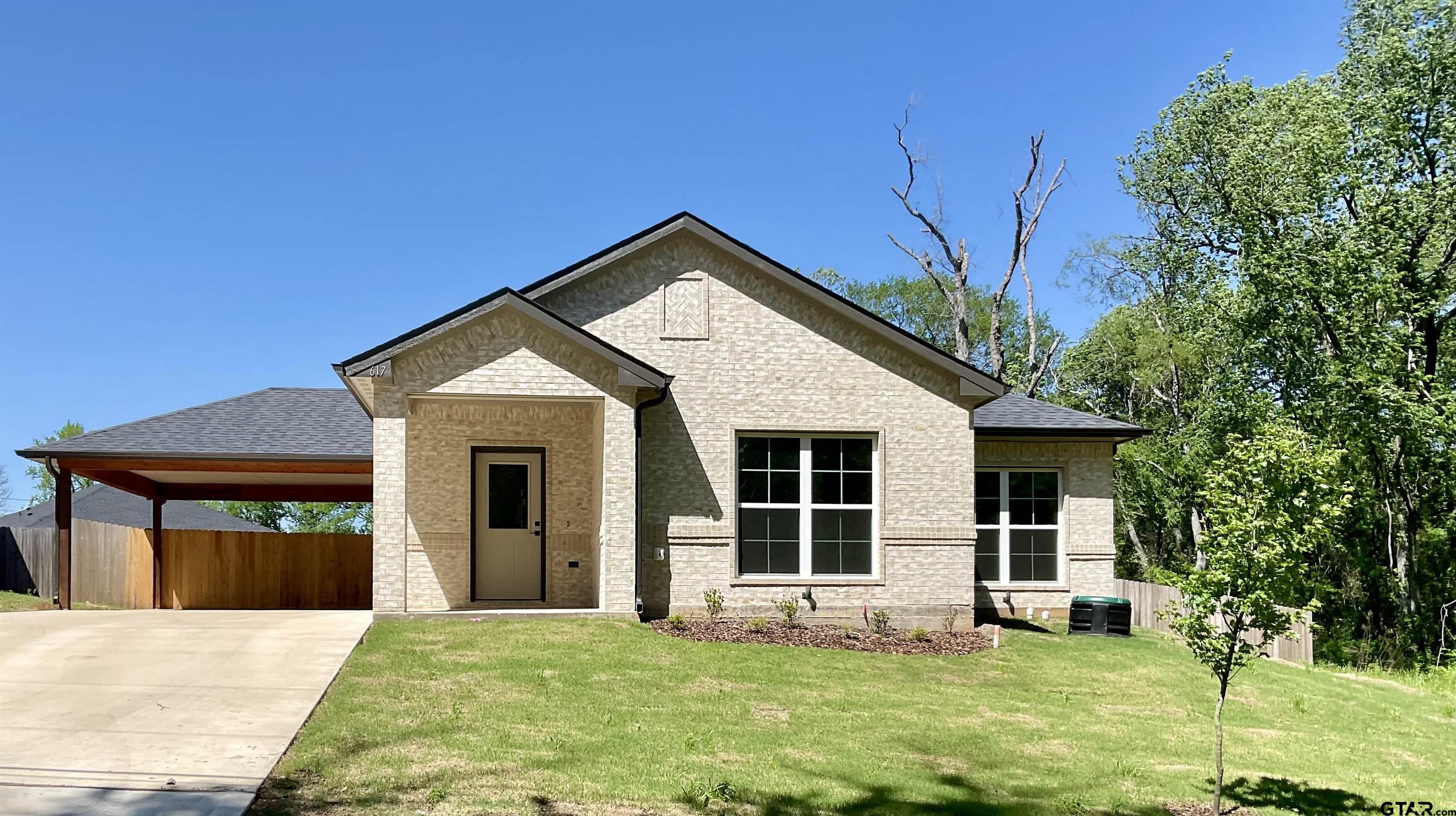 617 E. 8th, Mt Pleasant, Texas 75455, 3 Bedrooms Bedrooms, ,2 BathroomsBathrooms,Single Family Detached,For Sale,E. 8th,24005324