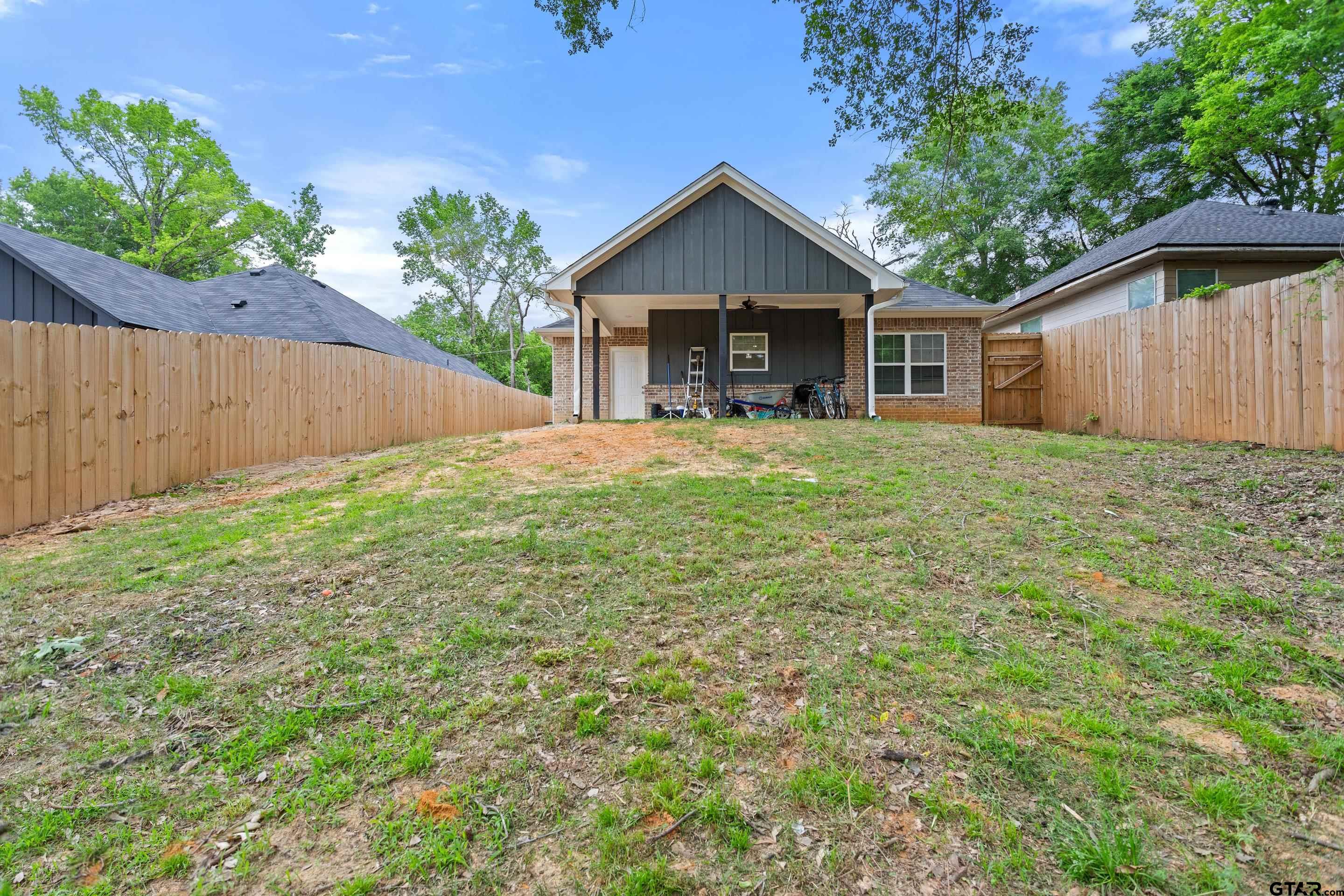 1302 30th, Tyler, Texas 75702, 3 Bedrooms Bedrooms, ,2 BathroomsBathrooms,Single Family Detached,For Sale,30th,24005336