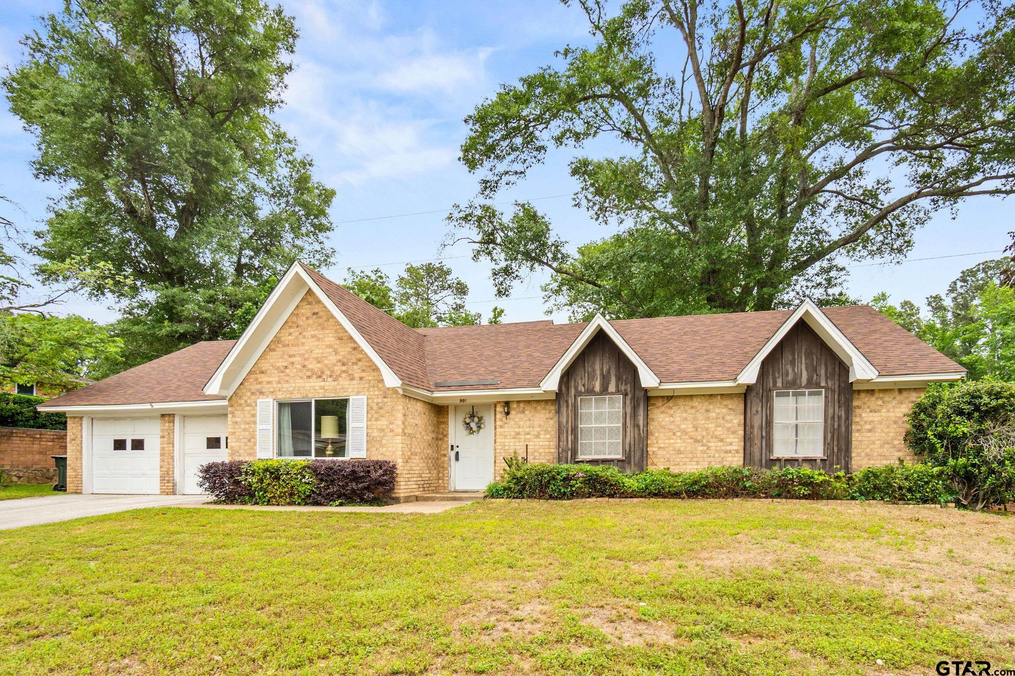 901 Neches Drive, Tyler, Texas 75702, 3 Bedrooms Bedrooms, ,2 BathroomsBathrooms,Single Family Detached,For Sale,Neches Drive,24005470