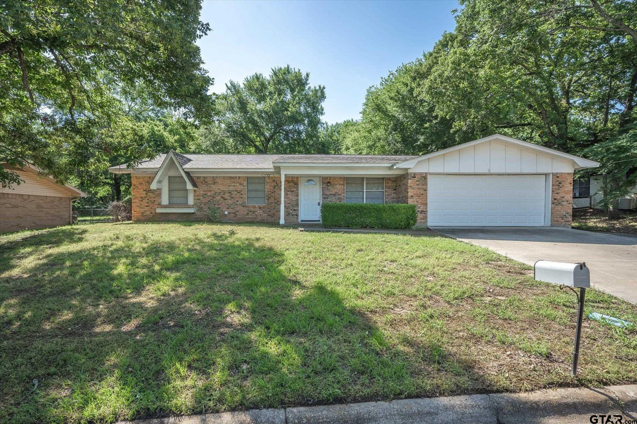 1318 Forrest Drive, Canton, Texas 75103, 3 Bedrooms Bedrooms, ,2 BathroomsBathrooms,Single Family Detached,For Sale,Forrest Drive,24006493