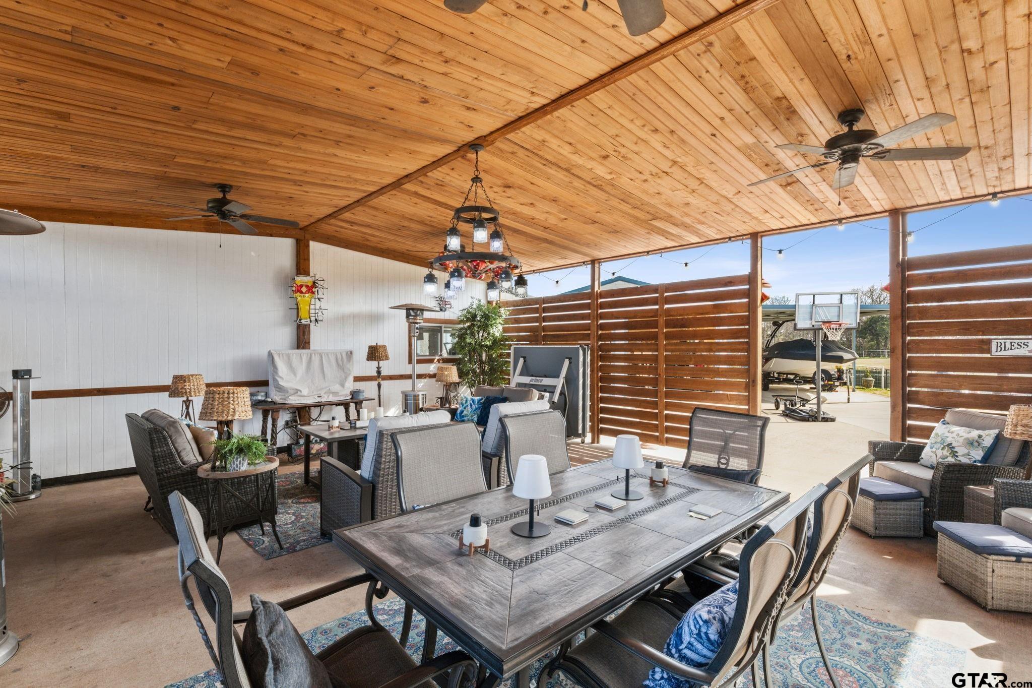 150 VZ CR 3516 Wills Point, Texas 75169 Price 1,725,000 MLS 24006