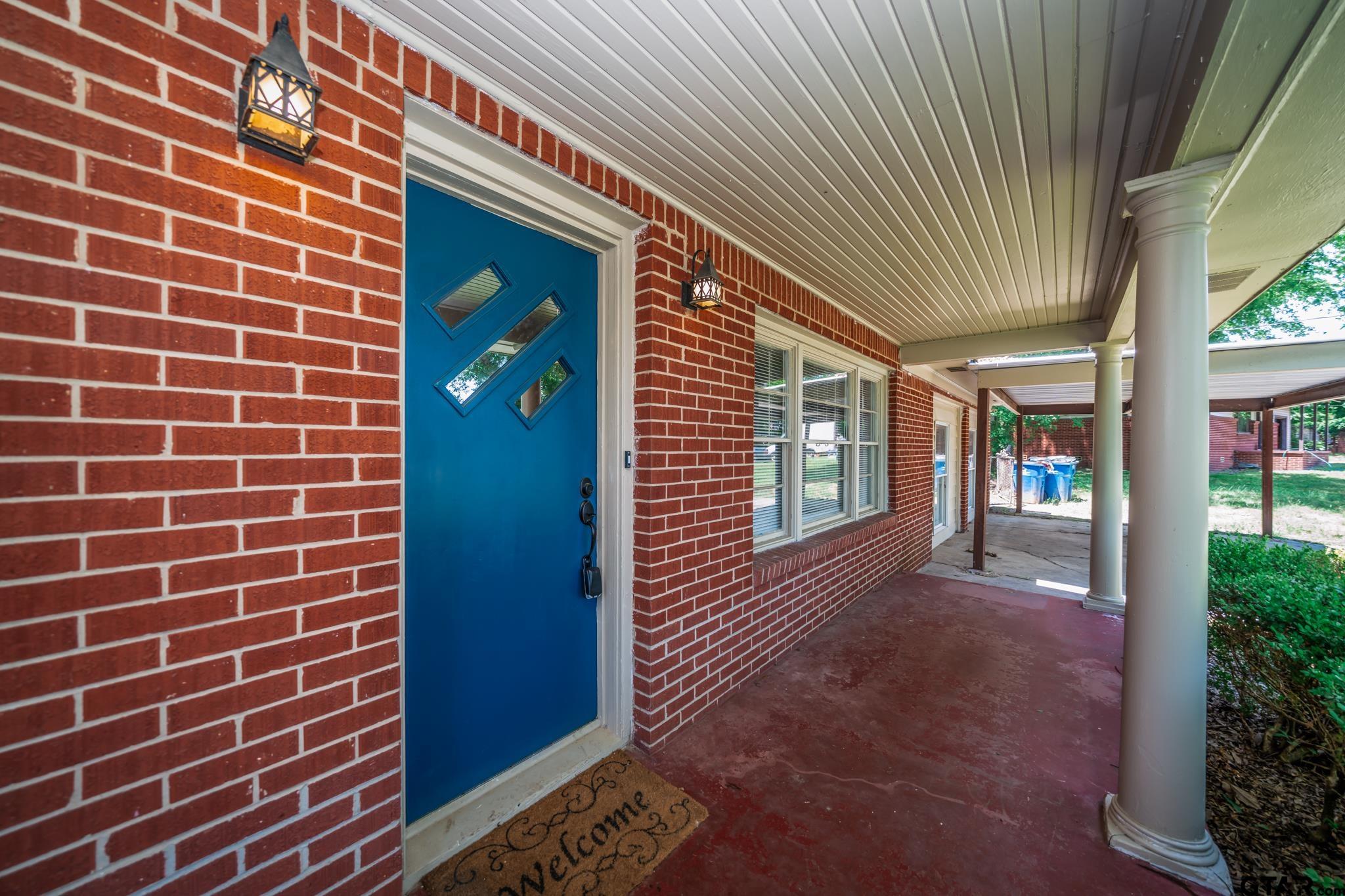 611 N Main St