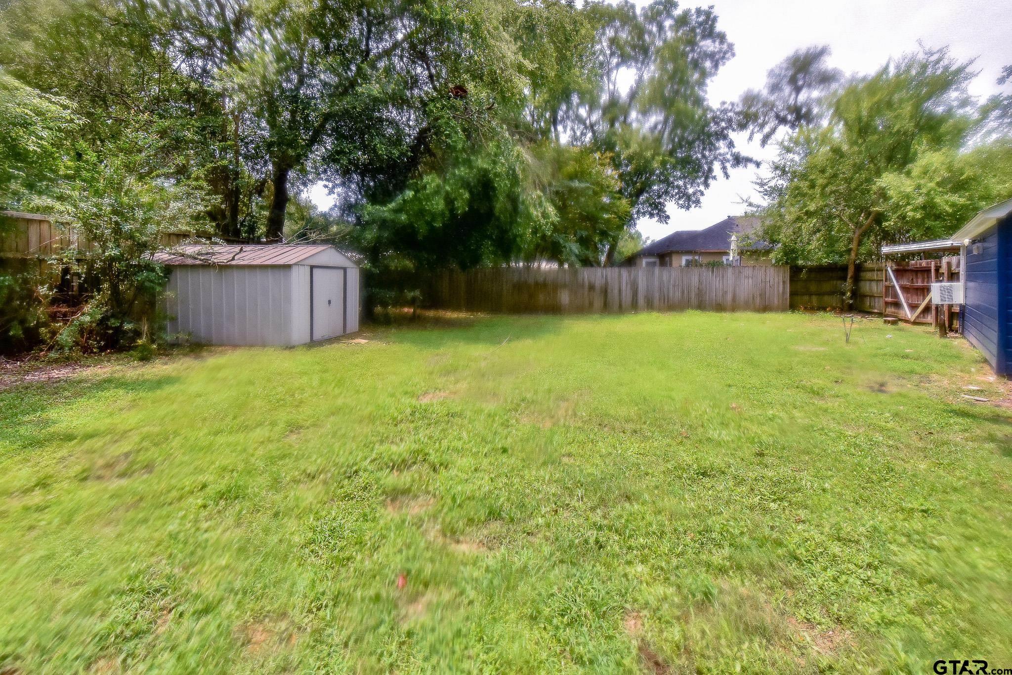 408 Woodlawn St, Henderson, Texas image 32