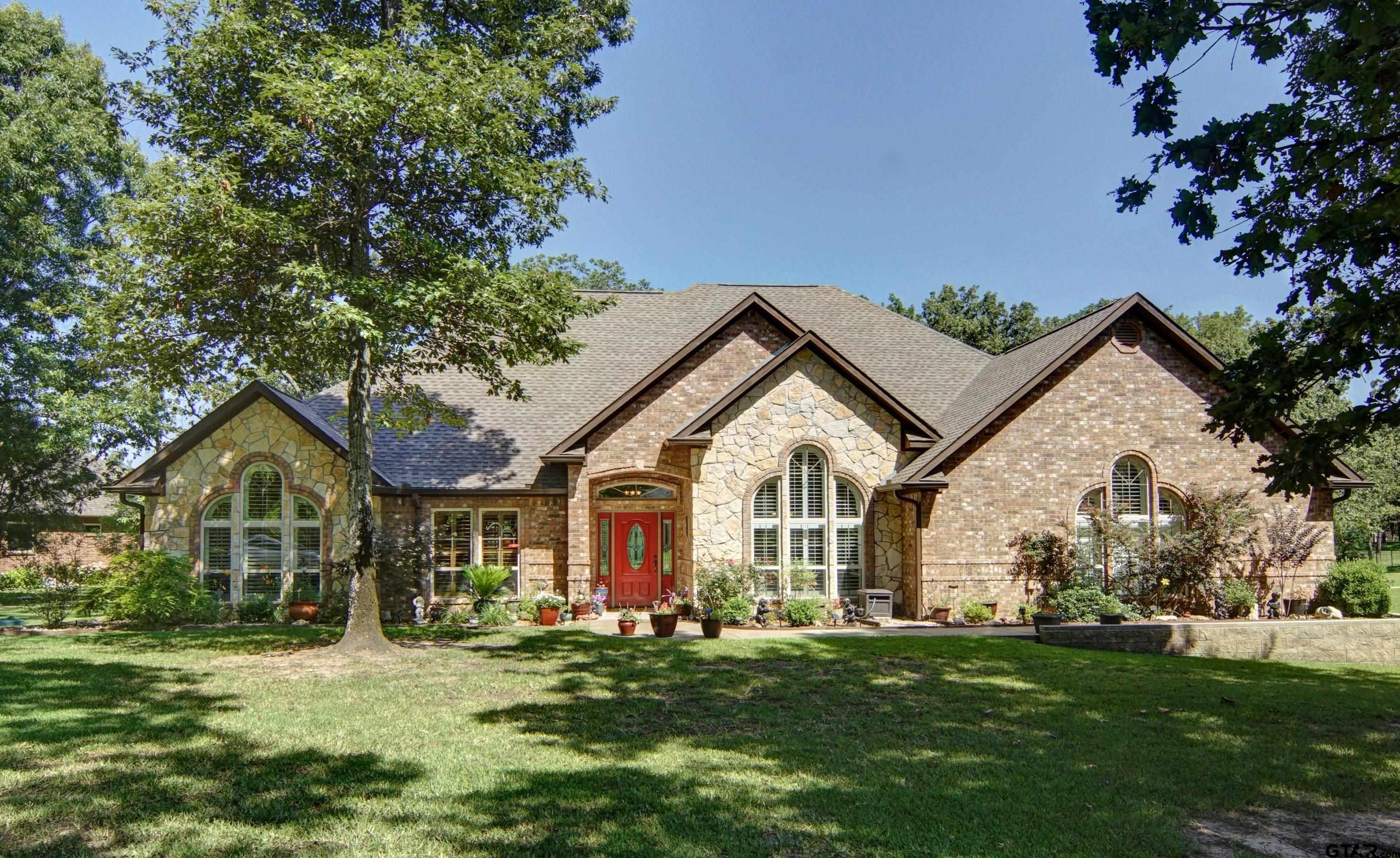 250 PR 5944, Yantis Signature Properties