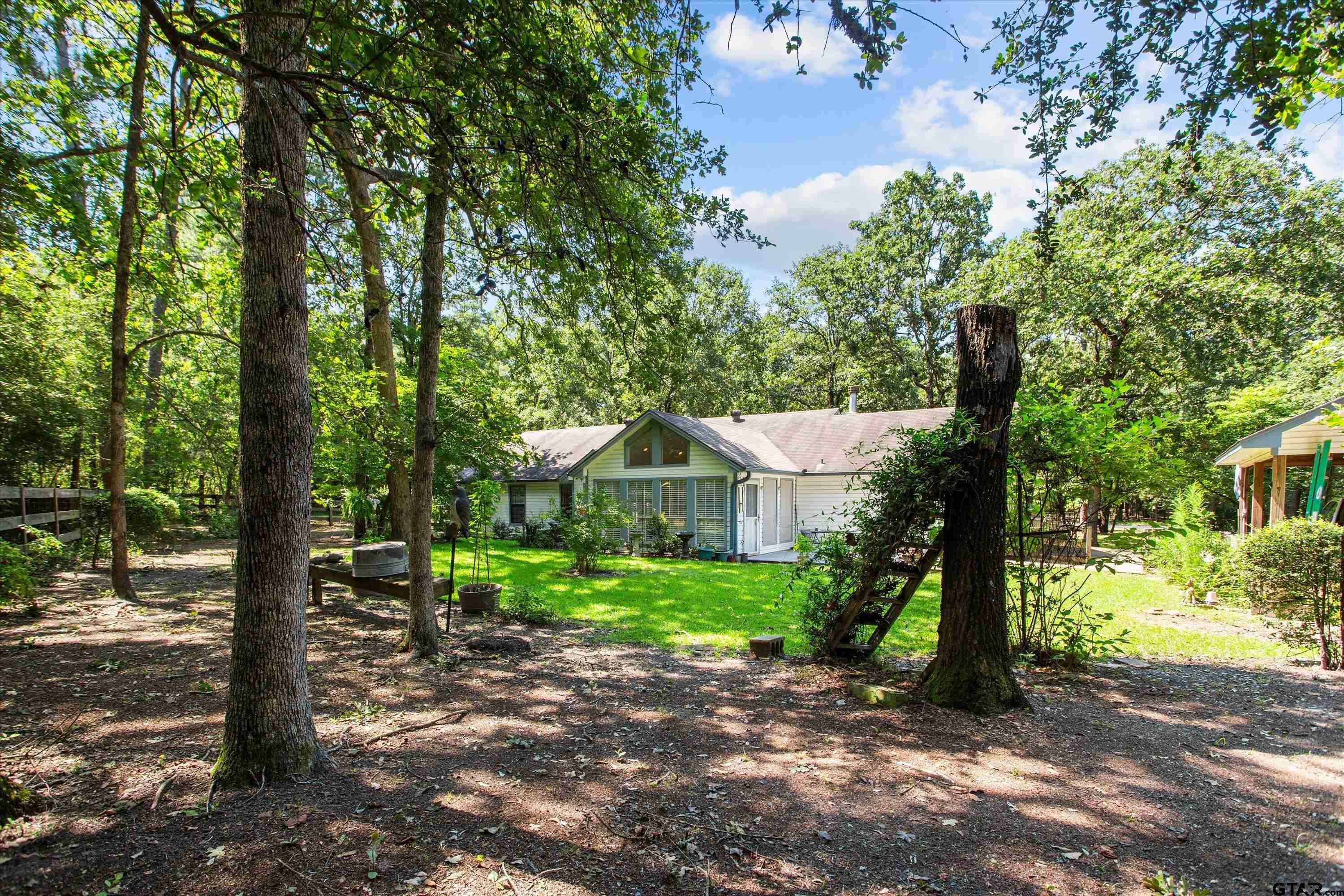 852 W Holly Trail, Holly Lake Ranch, Texas image 8