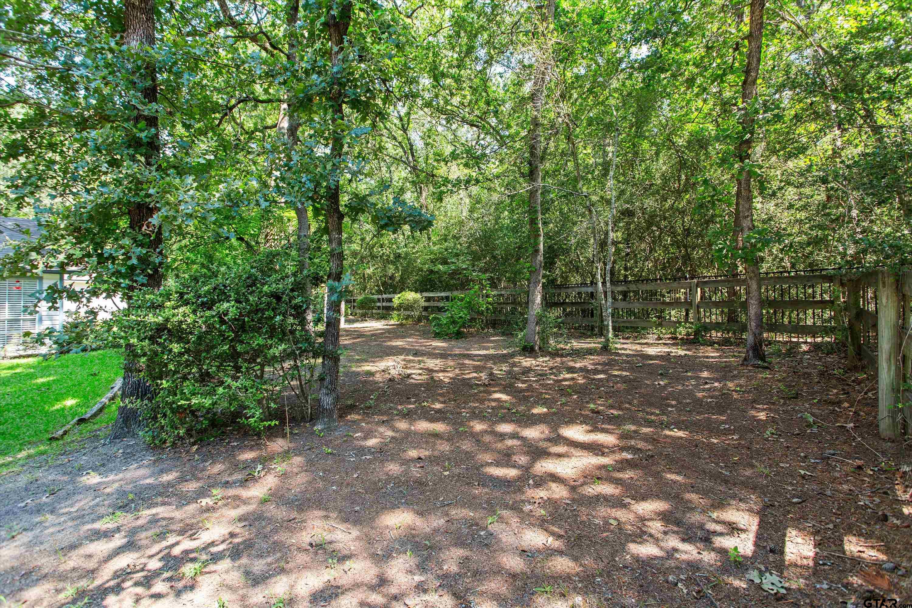 852 W Holly Trail, Holly Lake Ranch, Texas image 9