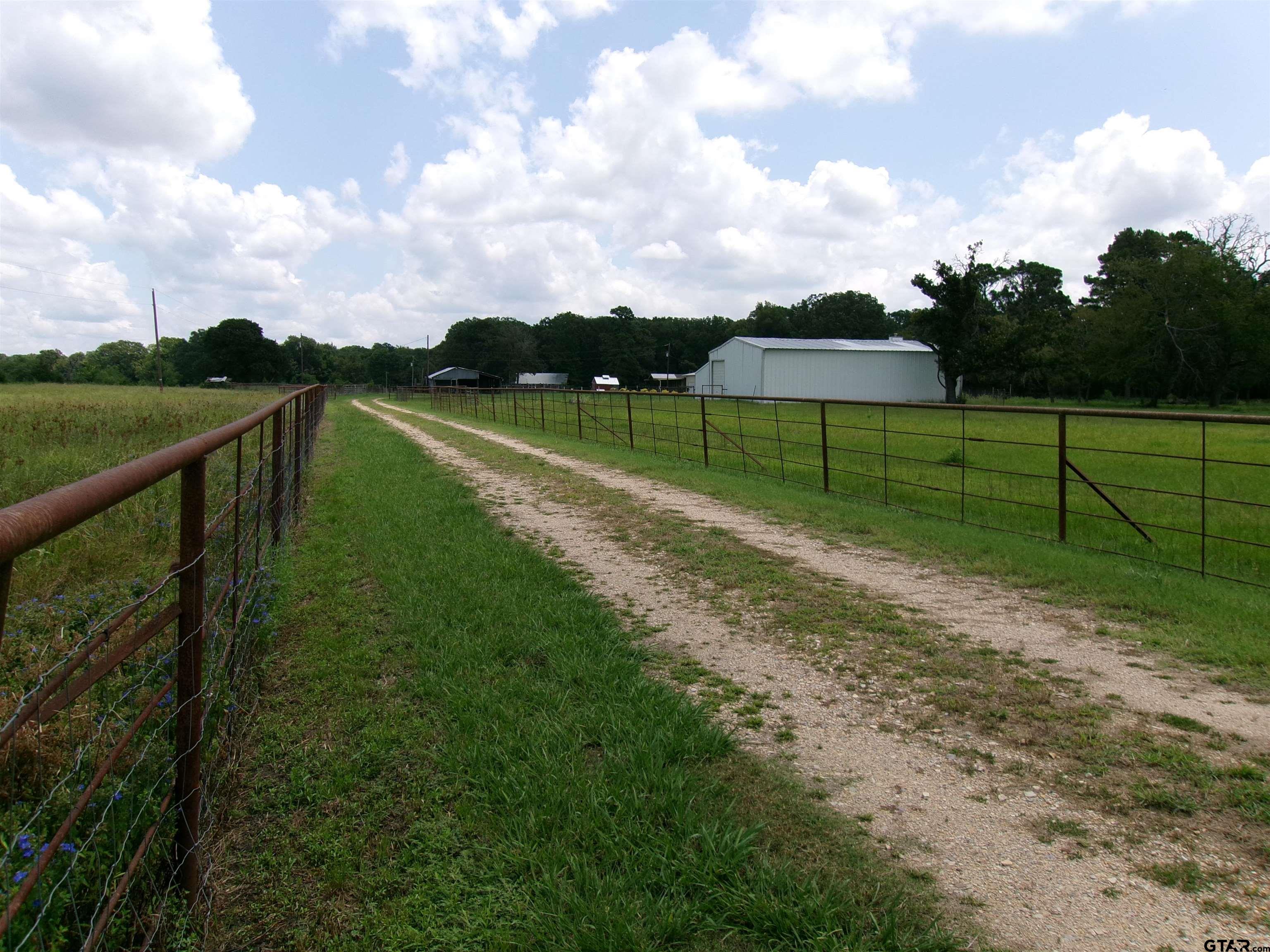 7559 Farm Road 2120, Bagwell, Texas image 3