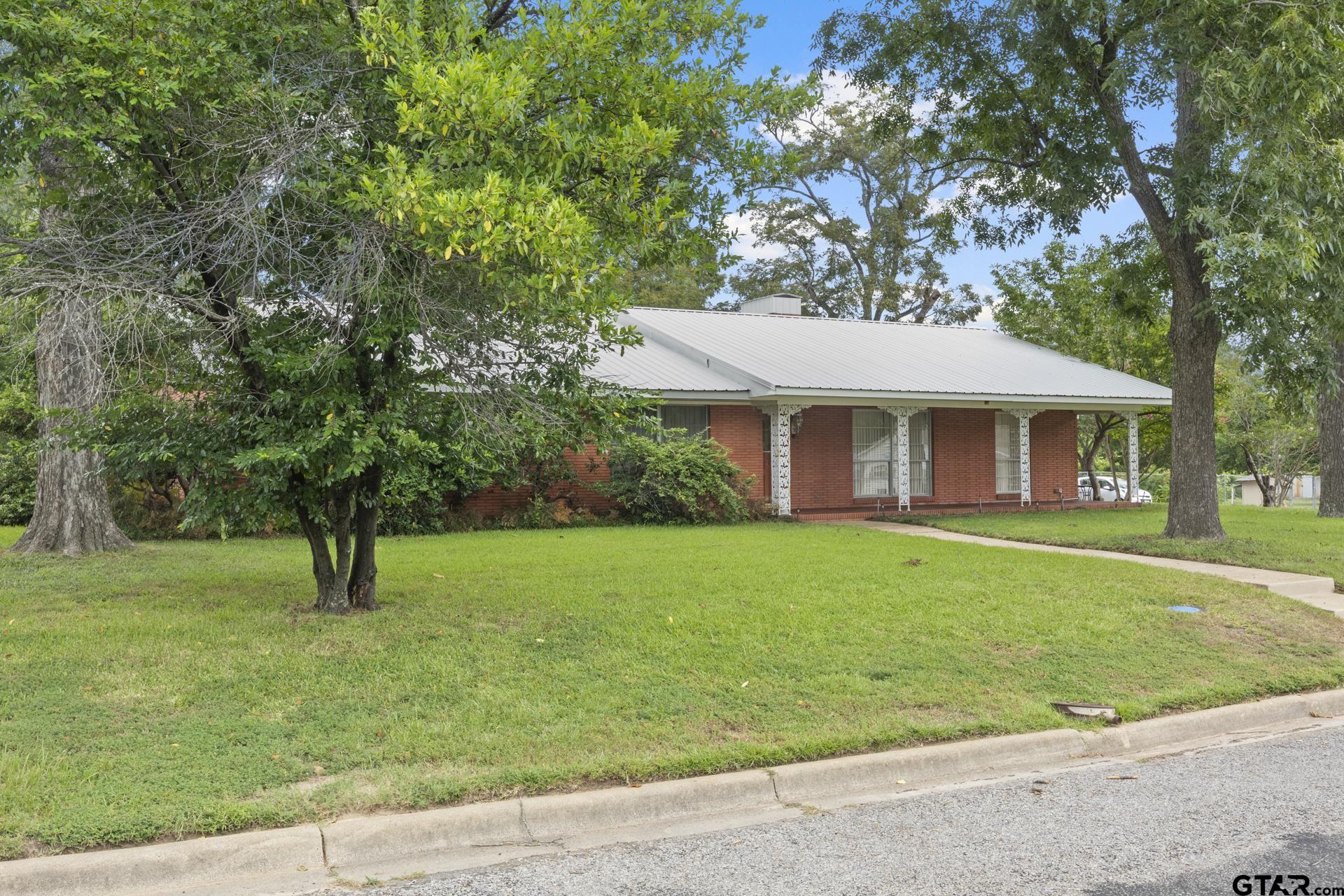 704 W 7th, Mount Pleasant, Texas image 2