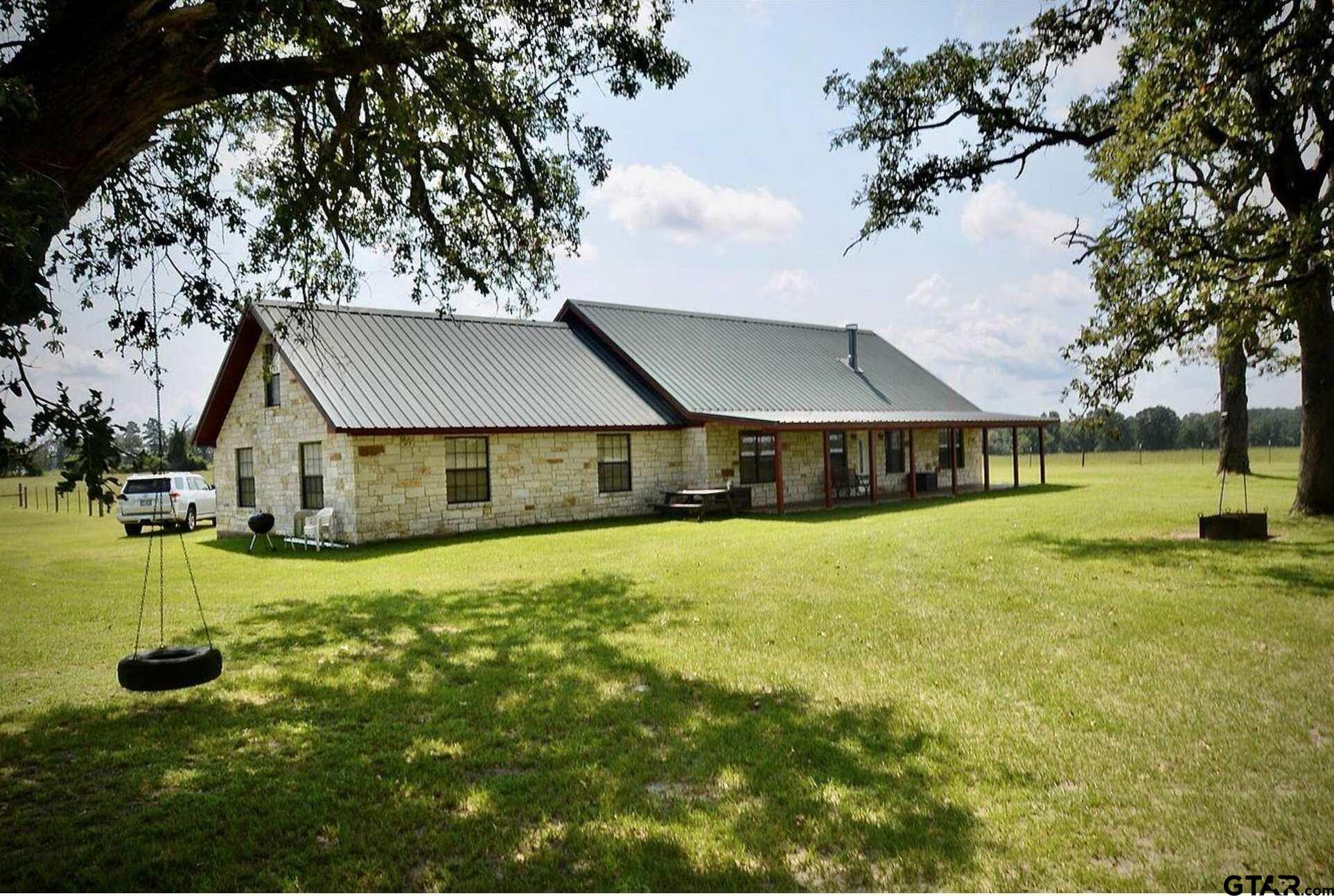895 County Road 1208, Grapeland, Texas image 1