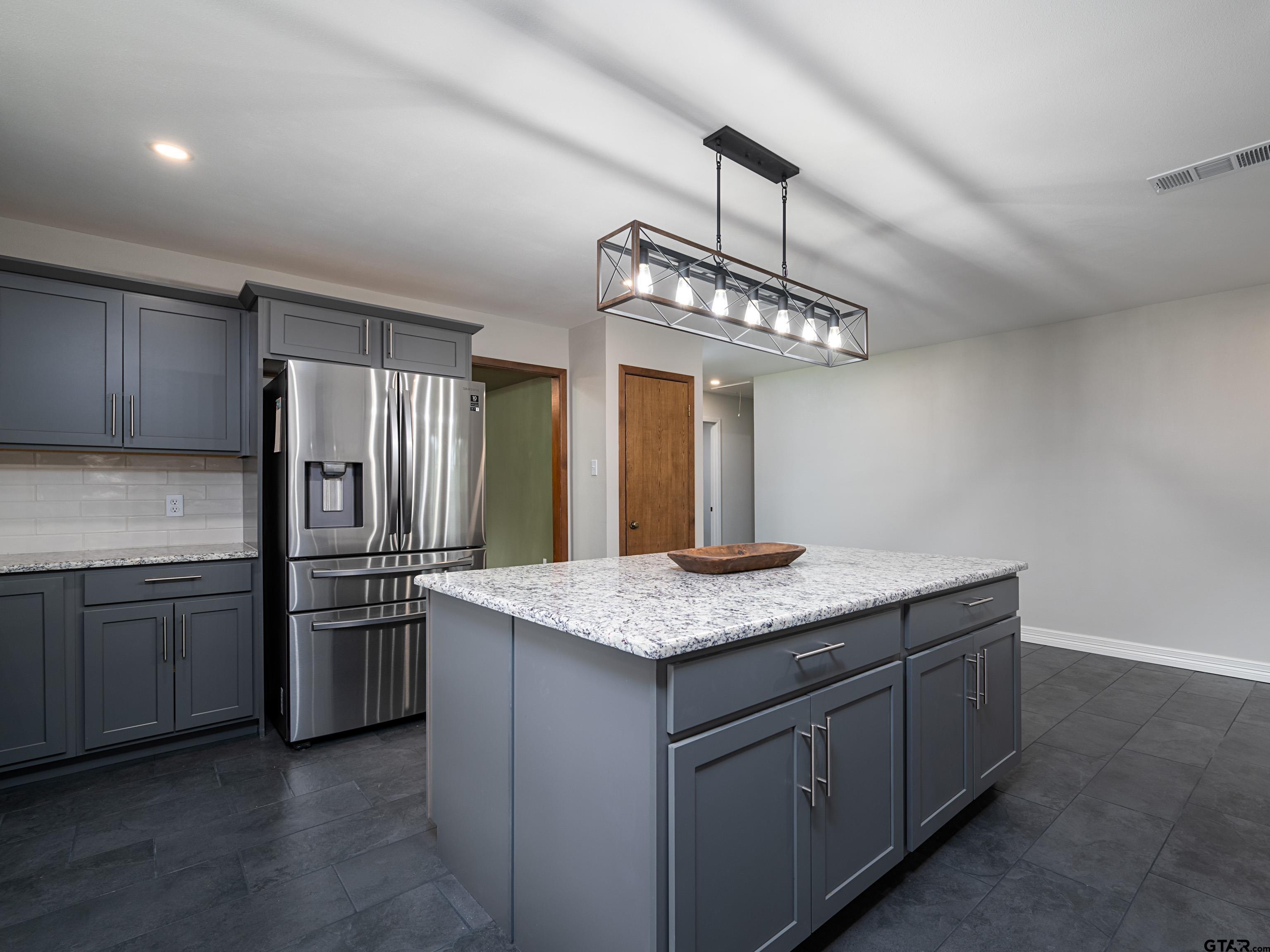 7965 Private Road 7408, Chandler, Texas image 11