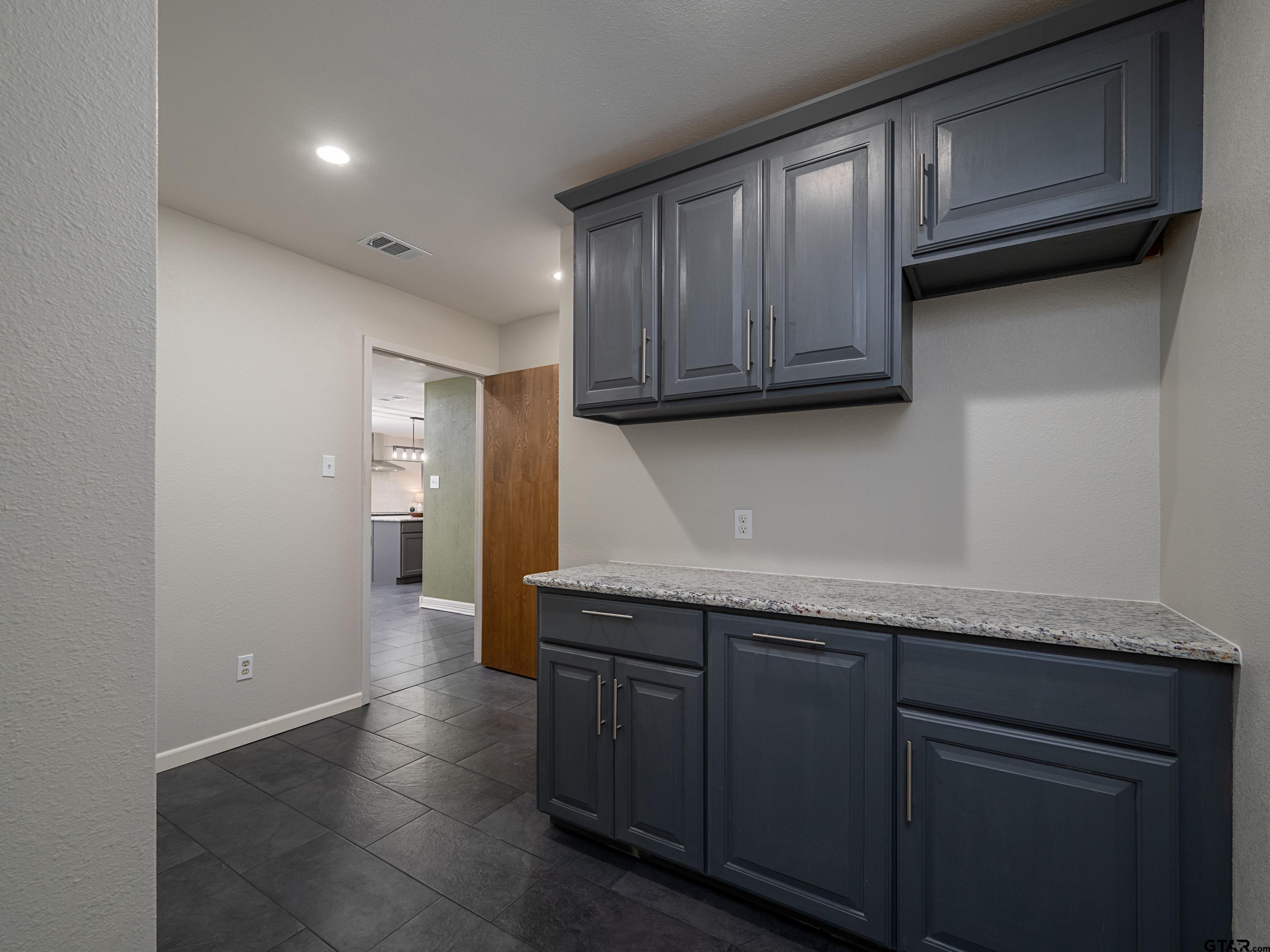 7965 Private Road 7408, Chandler, Texas image 14