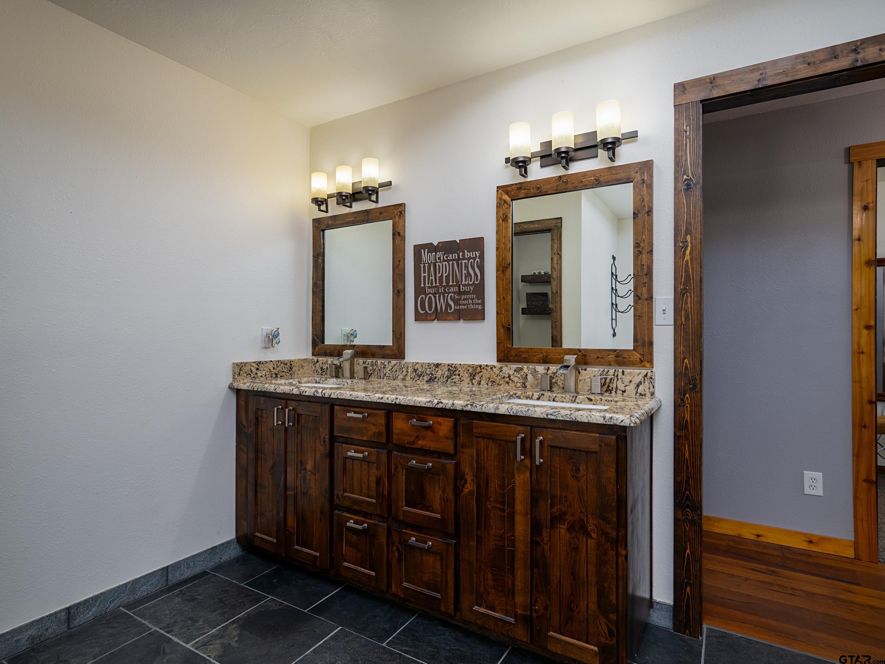 7965 Private Road 7408, Chandler, Texas image 19