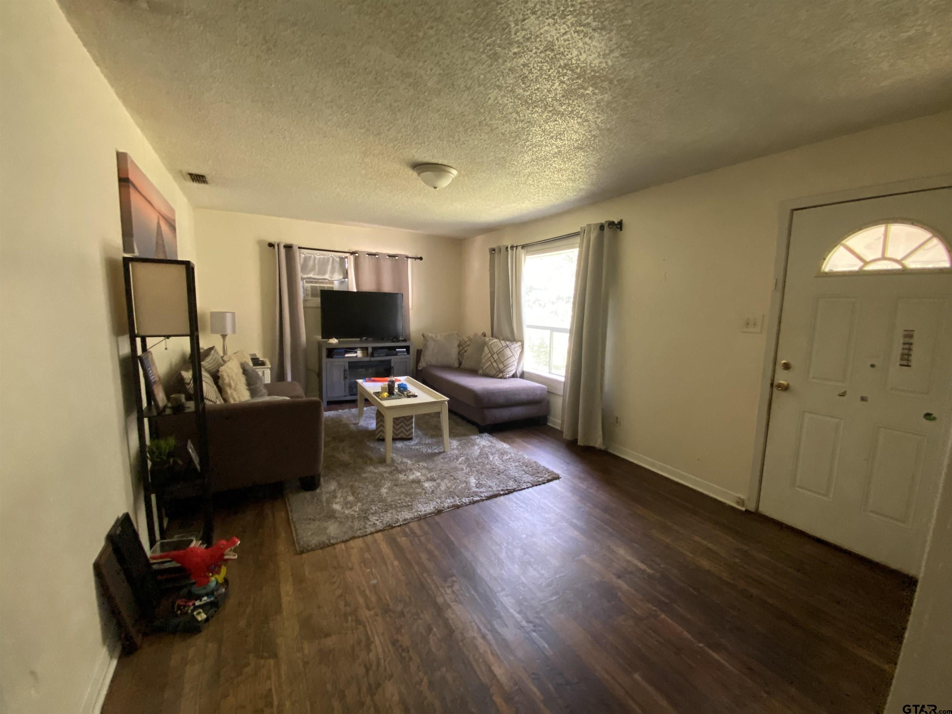 1604 Lakeshore Dr, Jacksonville, Texas image 2