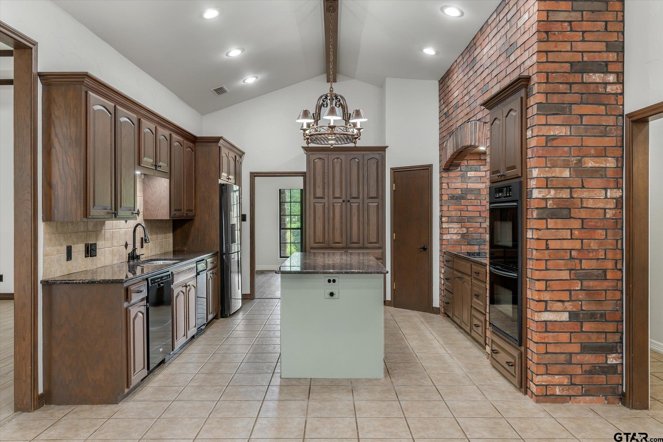 4601 Dickens, Athens, Texas image 19