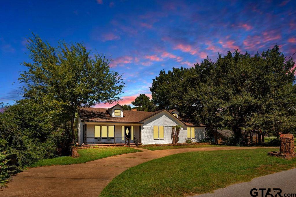 21997 Blue Water Rd, Chandler, Texas image 3