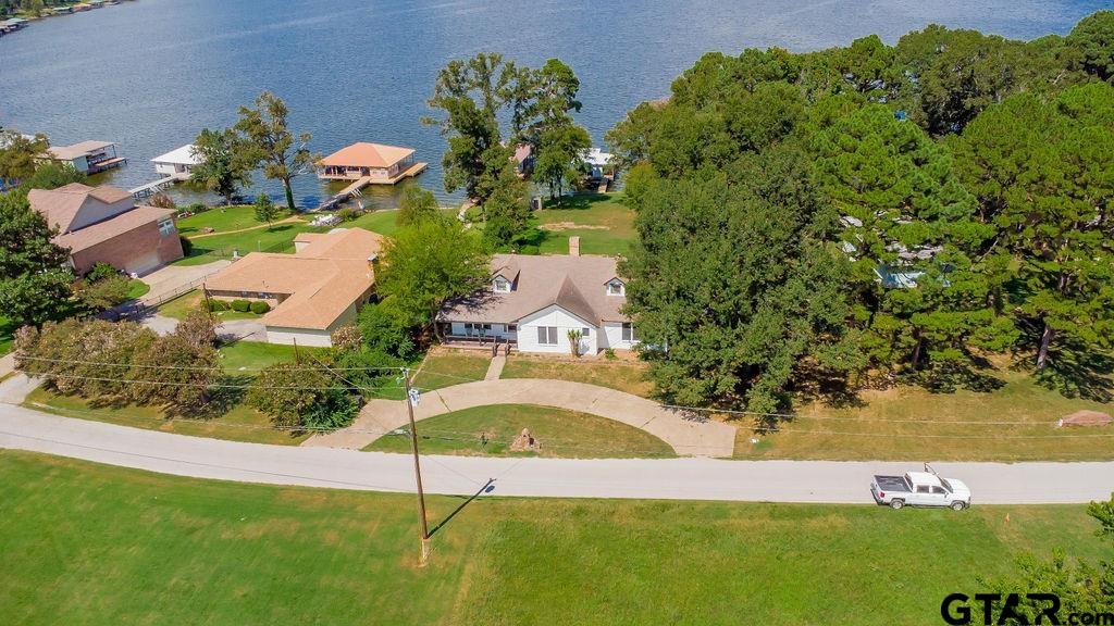 21997 Blue Water Rd, Chandler, Texas image 4