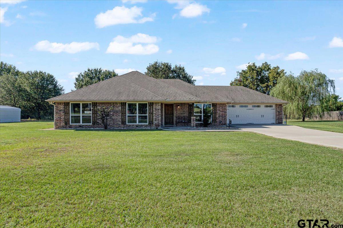 525 W North St, Blossom, Texas image 1