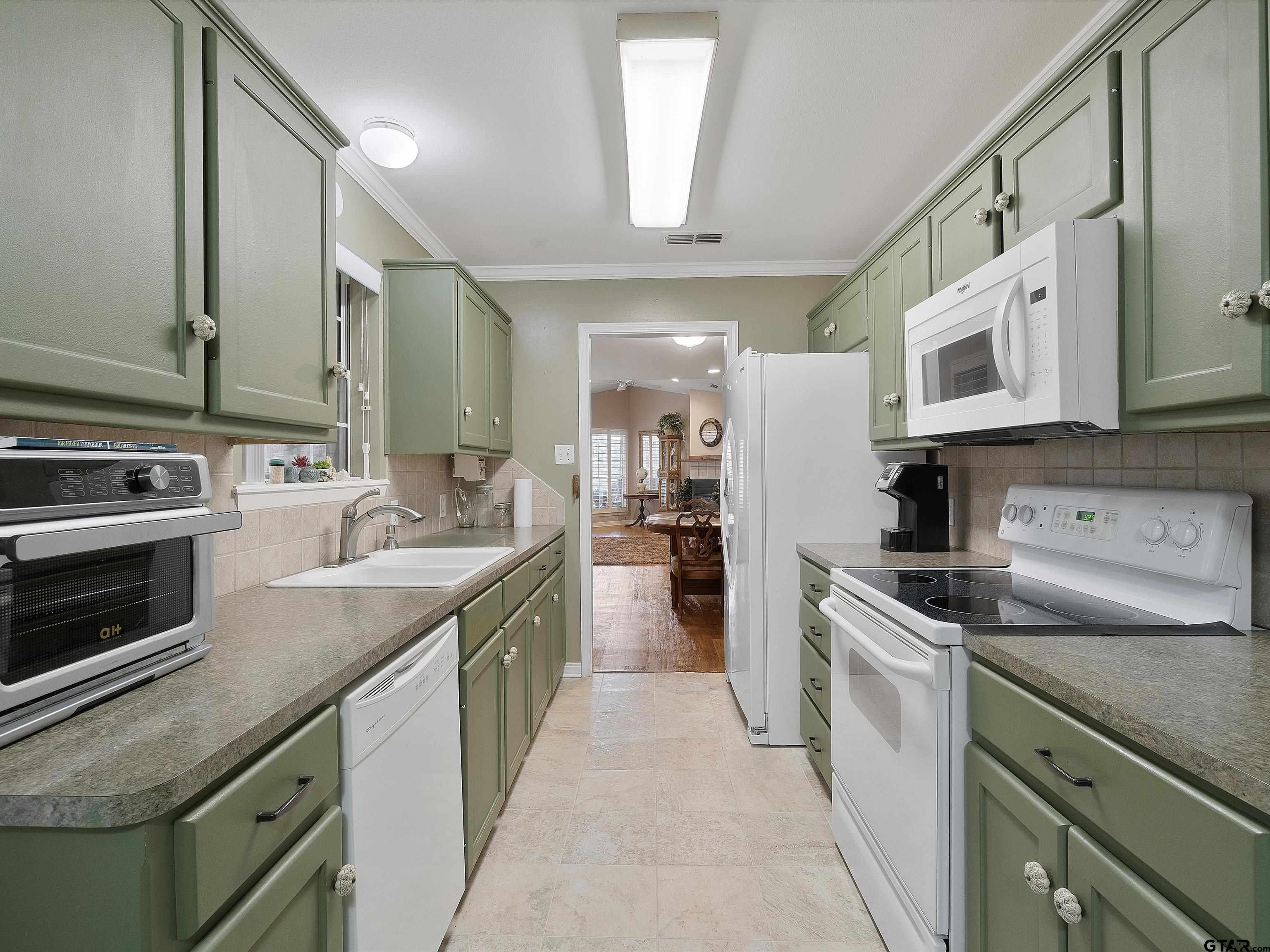 2728 Timberwood Trail, Longview, Texas image 12