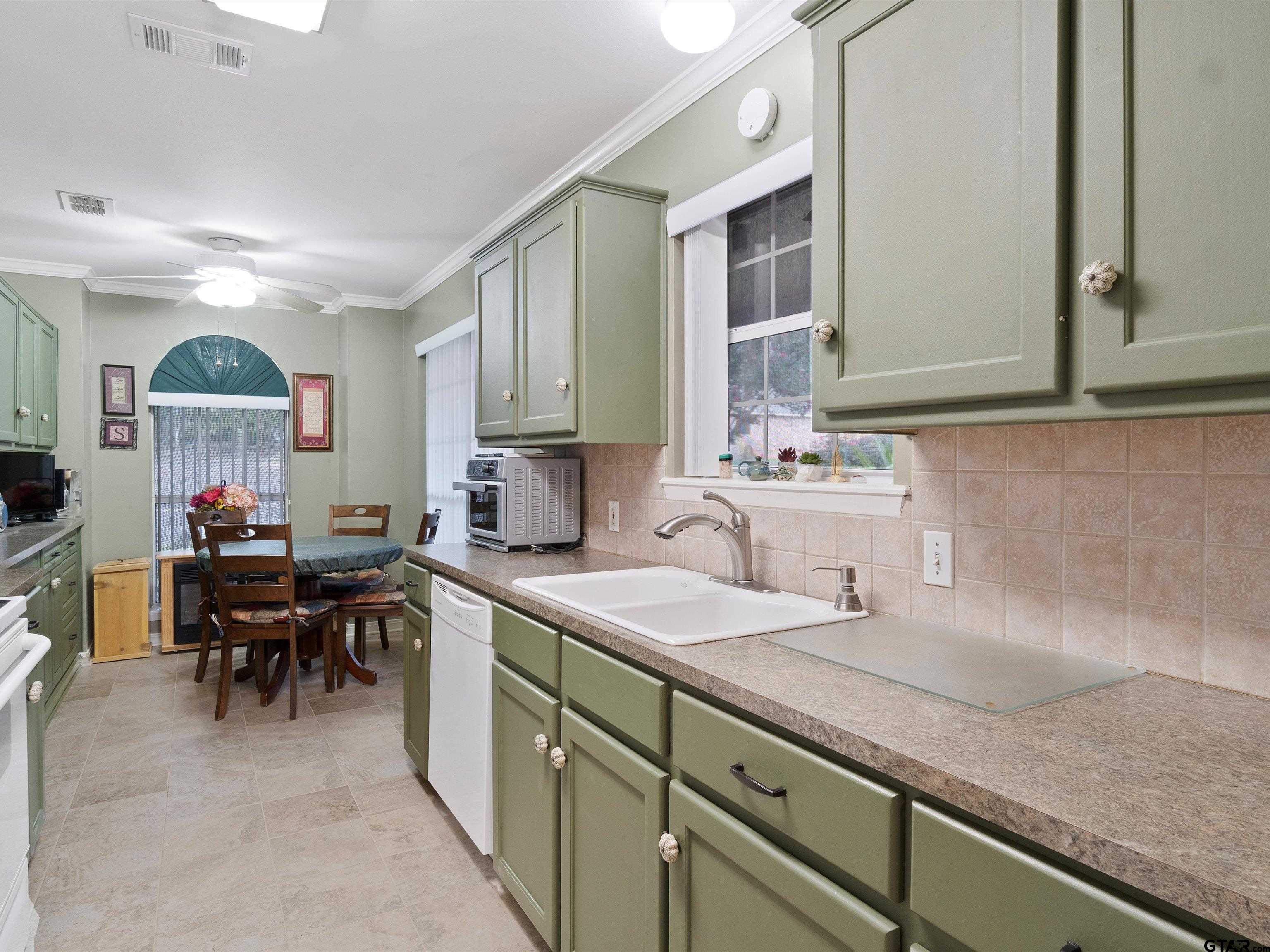 2728 Timberwood Trail, Longview, Texas image 14