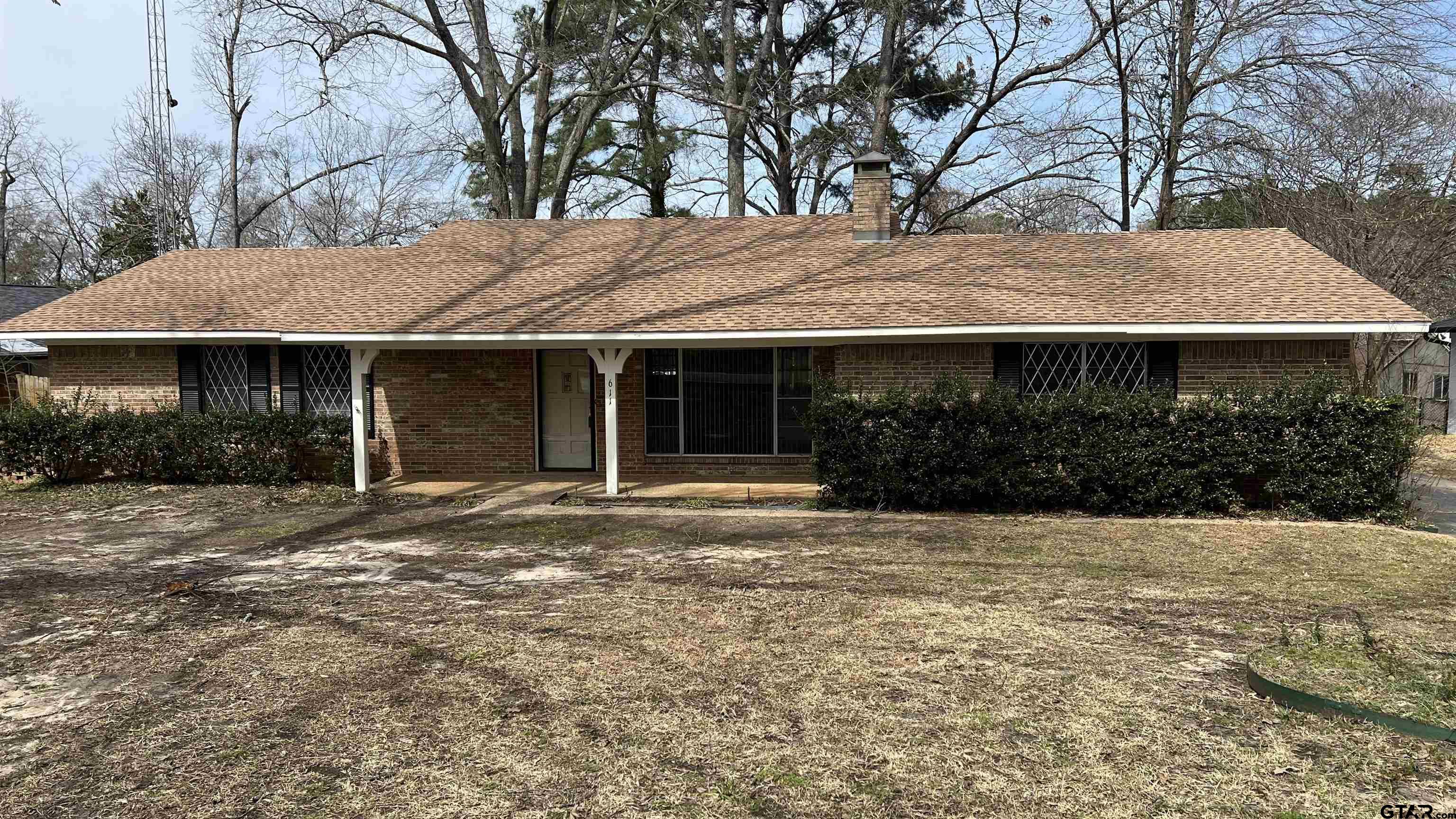 *** Price Reduction!!***The seller just had a new roof installed and is ready to sell. This could be one of the best deals in Hideaway!. If you love the outdoors this home is for you. Located in the Hideaway Lake Club. This home has lots of potential. The kitchen is large and includes an island and bar area. The living room is spacious with a wood burning fire place. The lot is large with a rear entry garage. Hideaway is located in the Lindale School district. This golfing community features three golf courses, three lakes and a dining club house area with bar and grill. Hideaway has many parks include tennis courts, pickleball courts and covered basketball courts. if you enjoy swimming there is an Jr Olympic pool and beach area for fun in the sun. There is also an adult only pool for lounging around.
