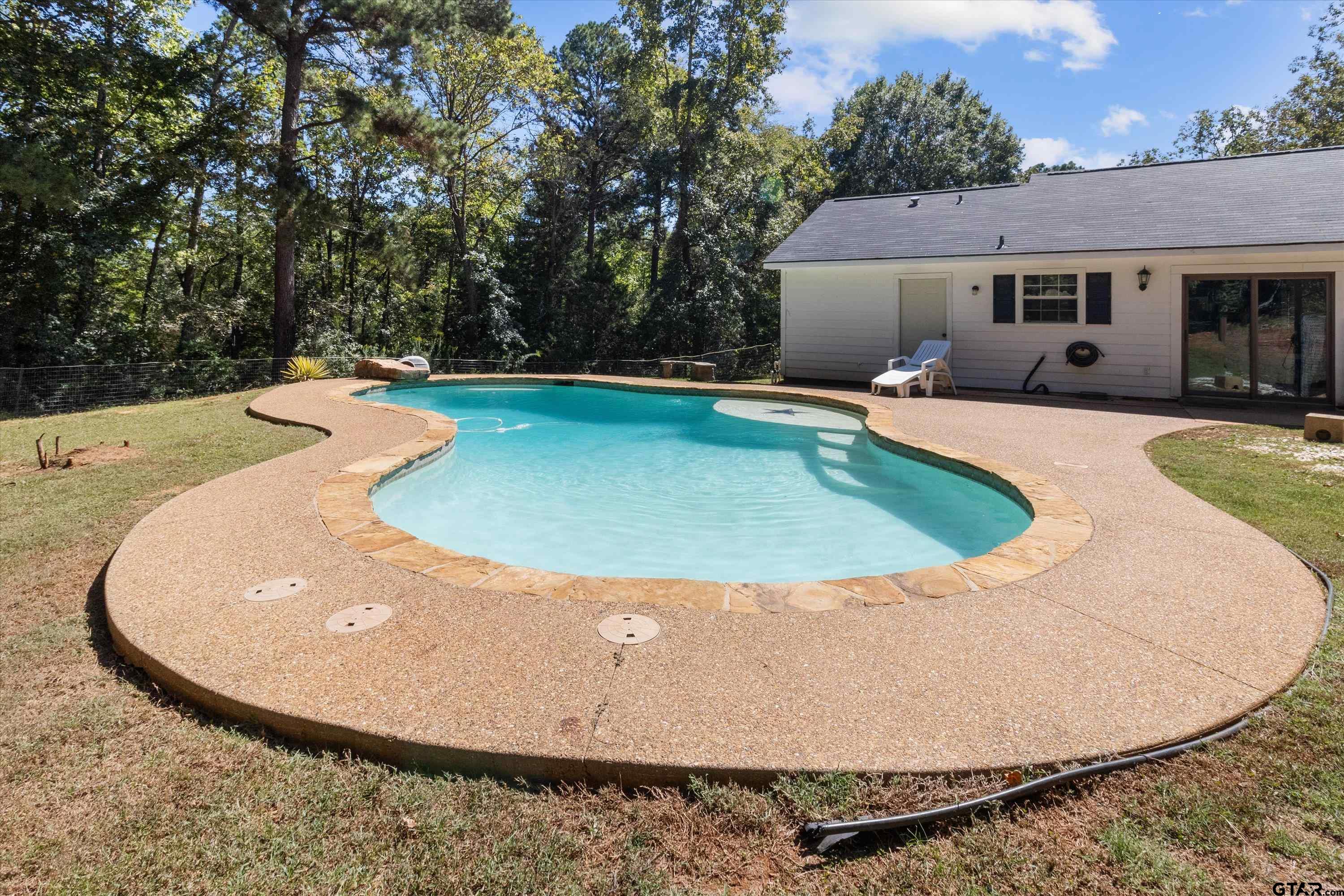 473 Acr 155, Elkhart, Texas image 20
