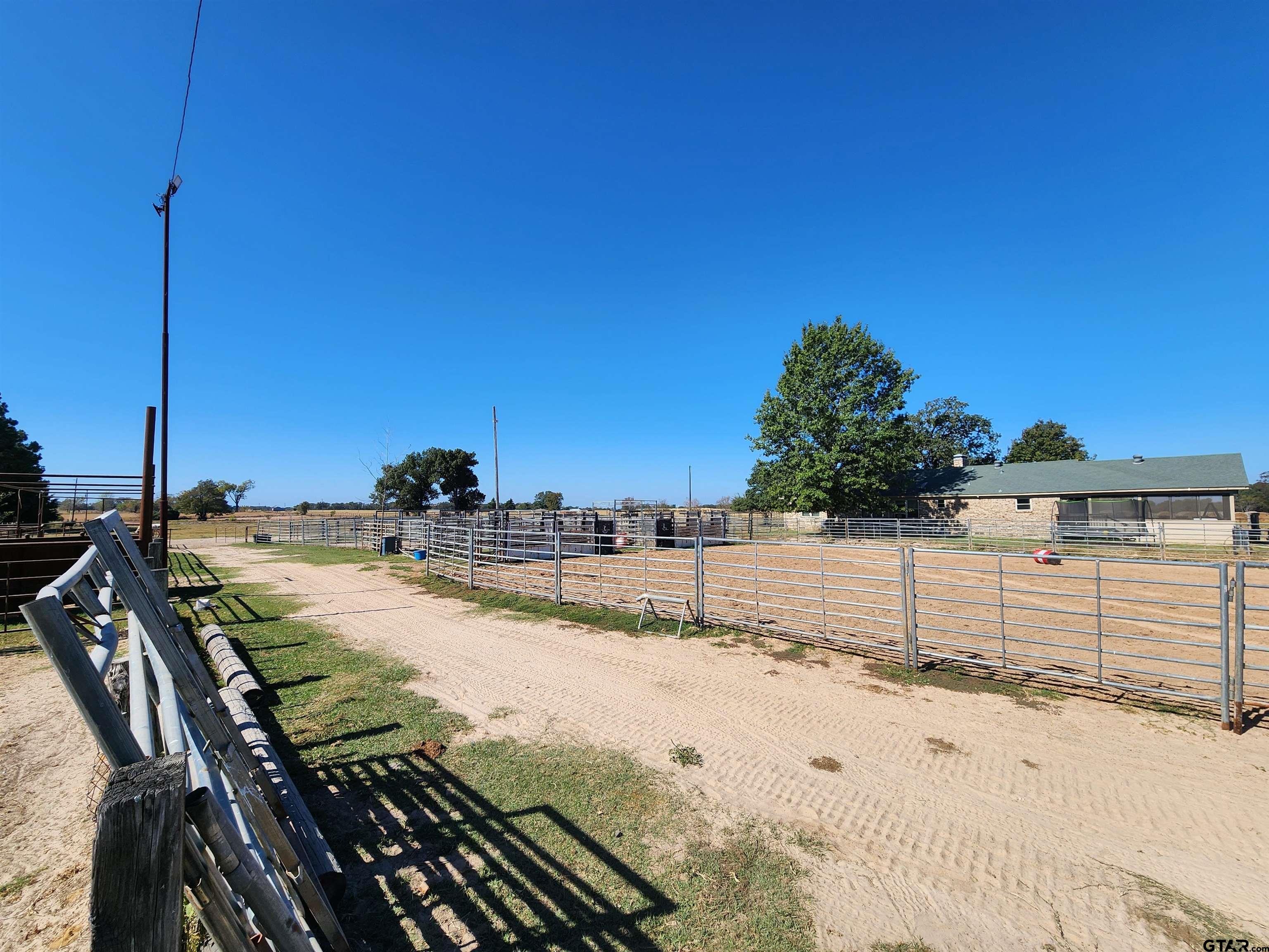 529 Cr 2304, Tennessee Colony, Texas image 27