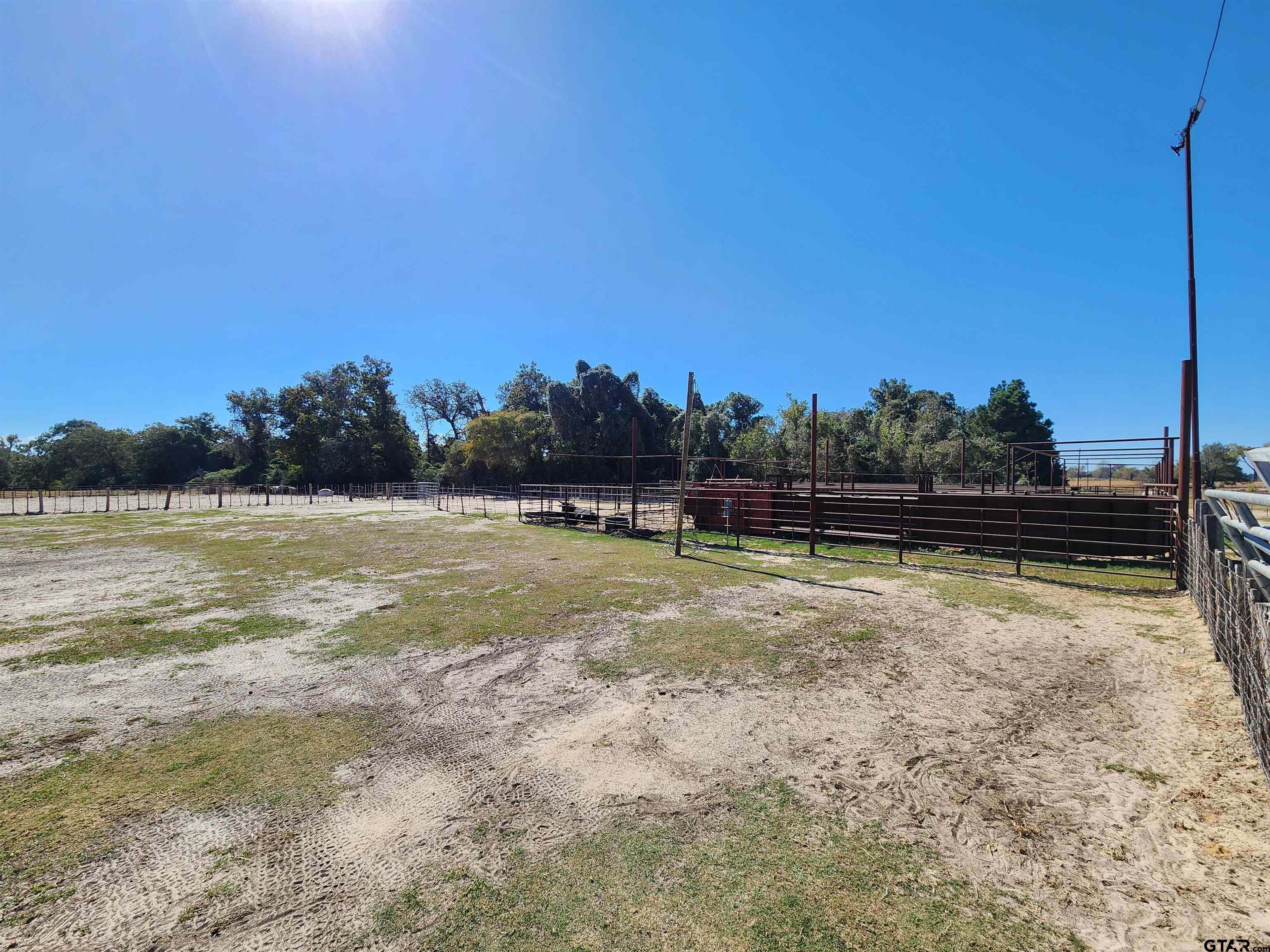 529 Cr 2304, Tennessee Colony, Texas image 29