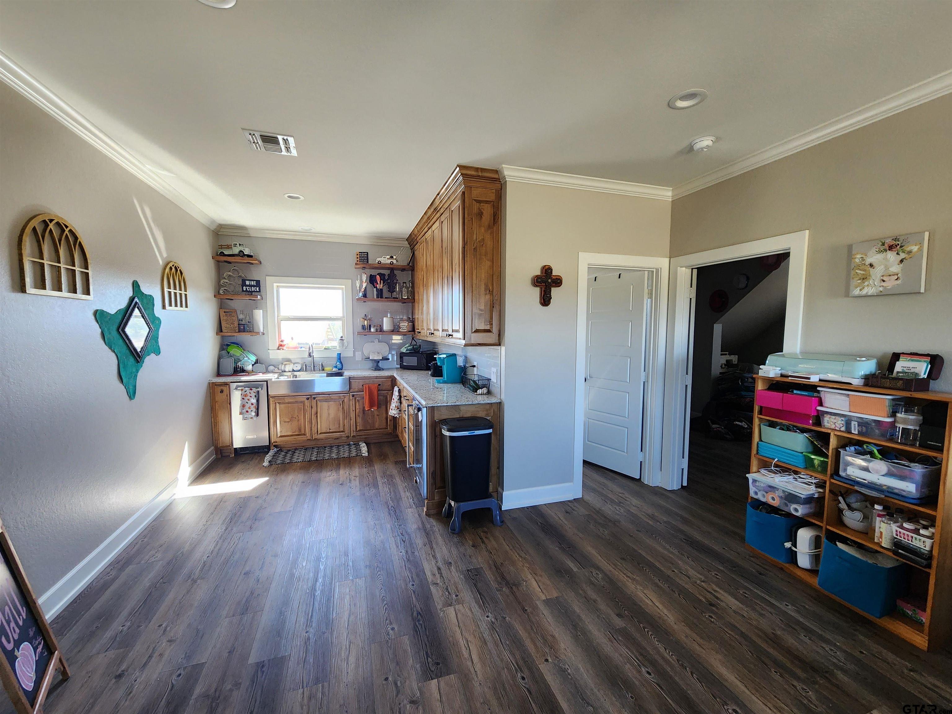 529 Cr 2304, Tennessee Colony, Texas image 35