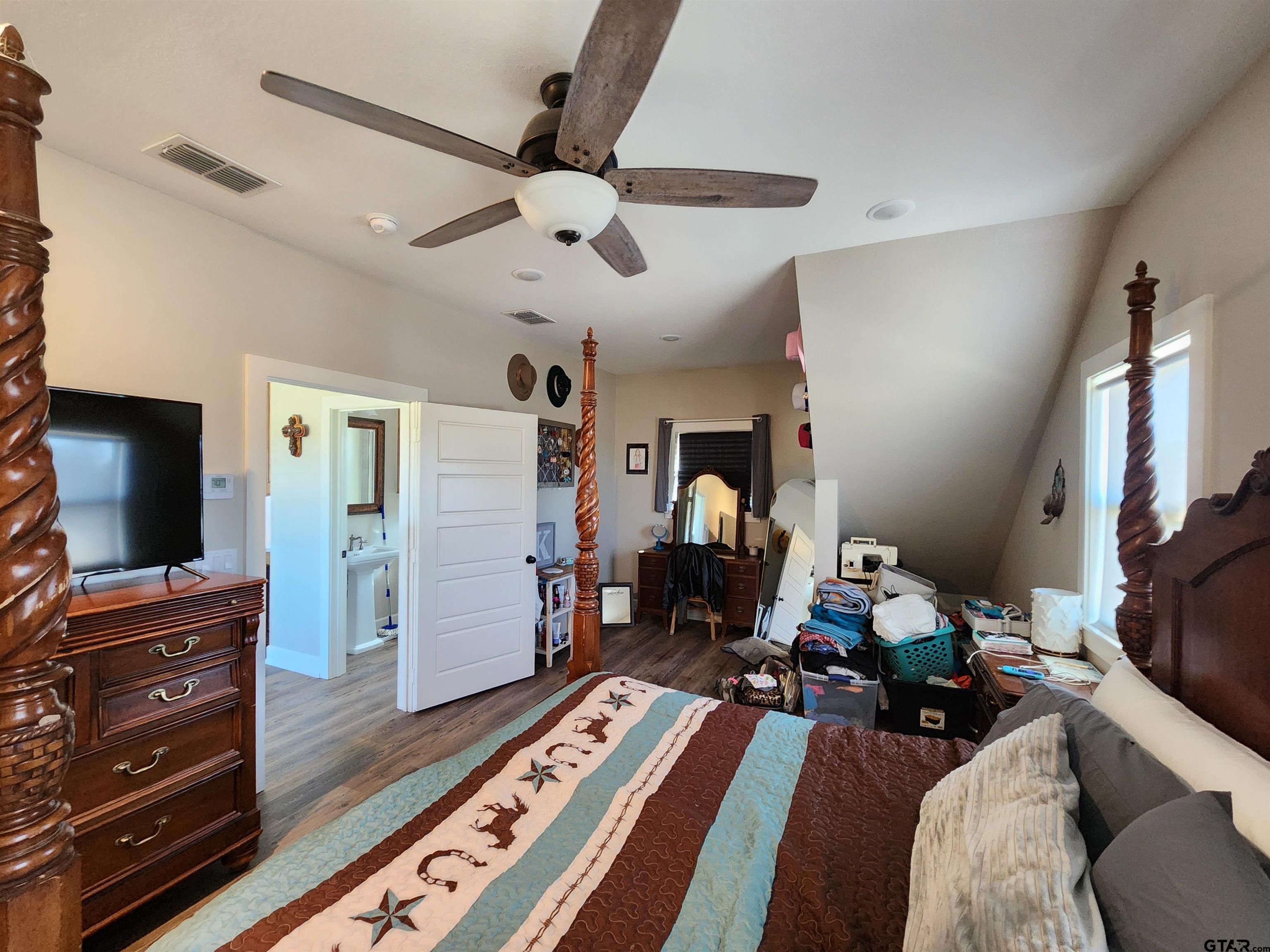 529 Cr 2304, Tennessee Colony, Texas image 36