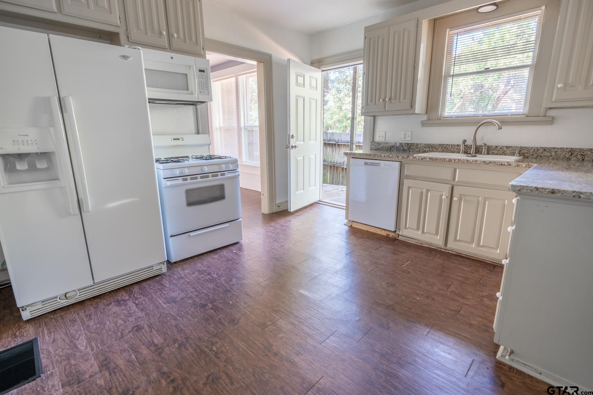 701 W Houston St, Tyler, Texas image 13