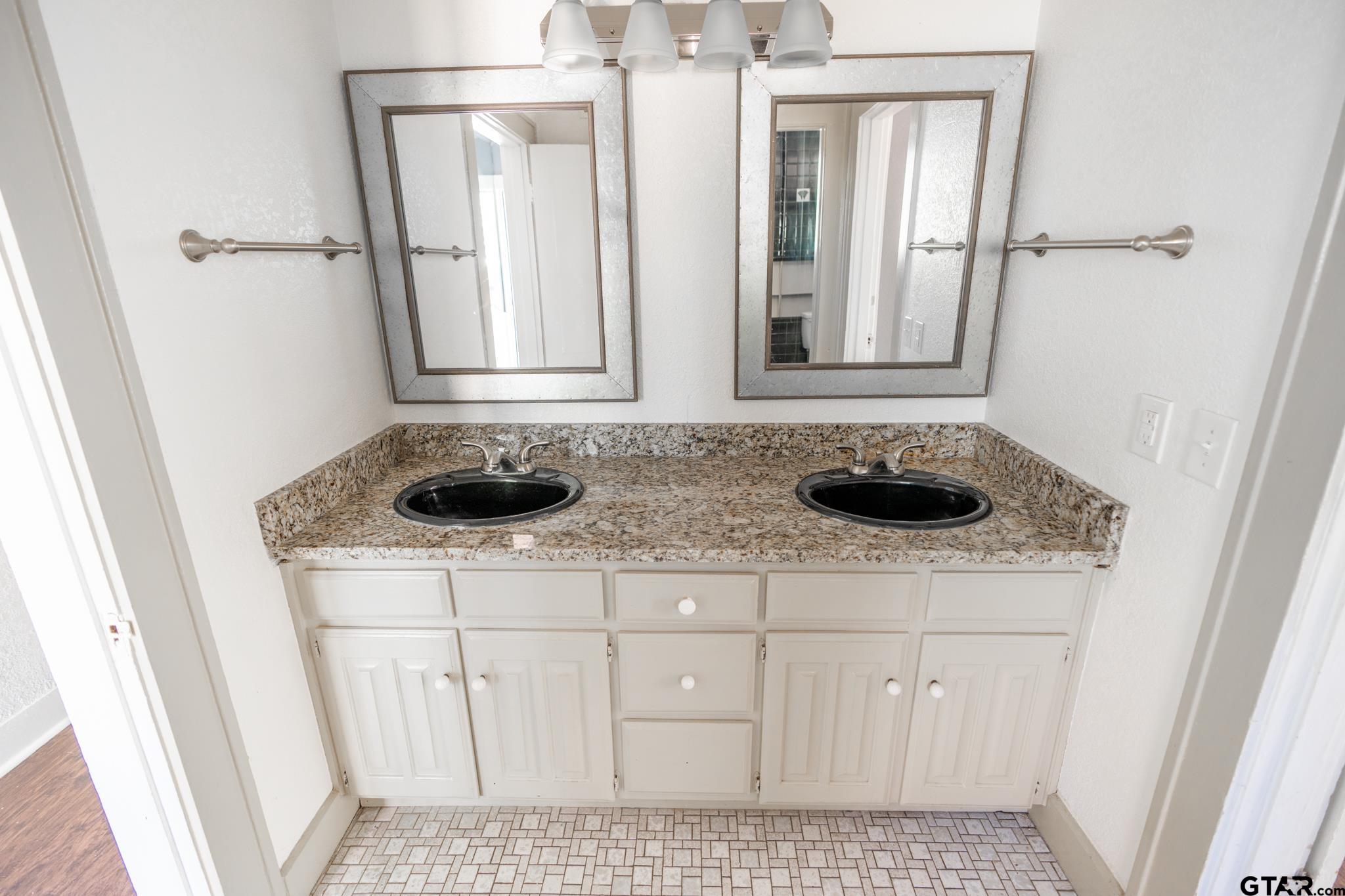 701 W Houston St, Tyler, Texas image 26