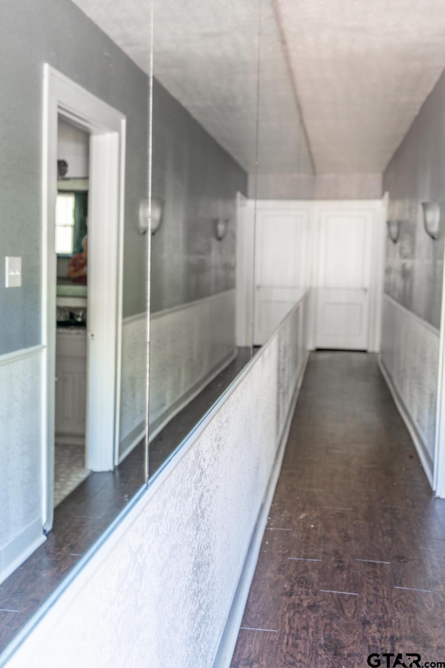 701 W Houston St, Tyler, Texas image 4