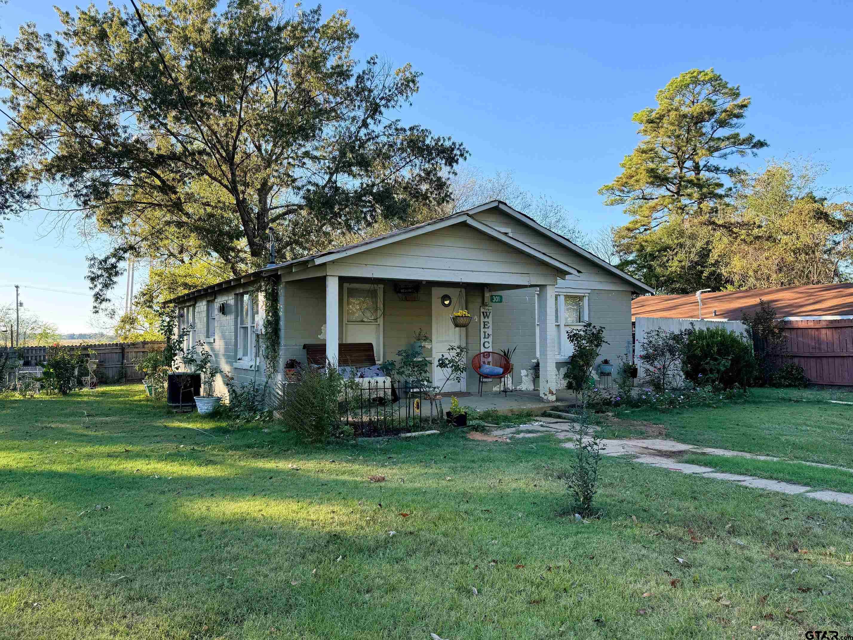 301 N Clevland St., Winfield, Texas image 2