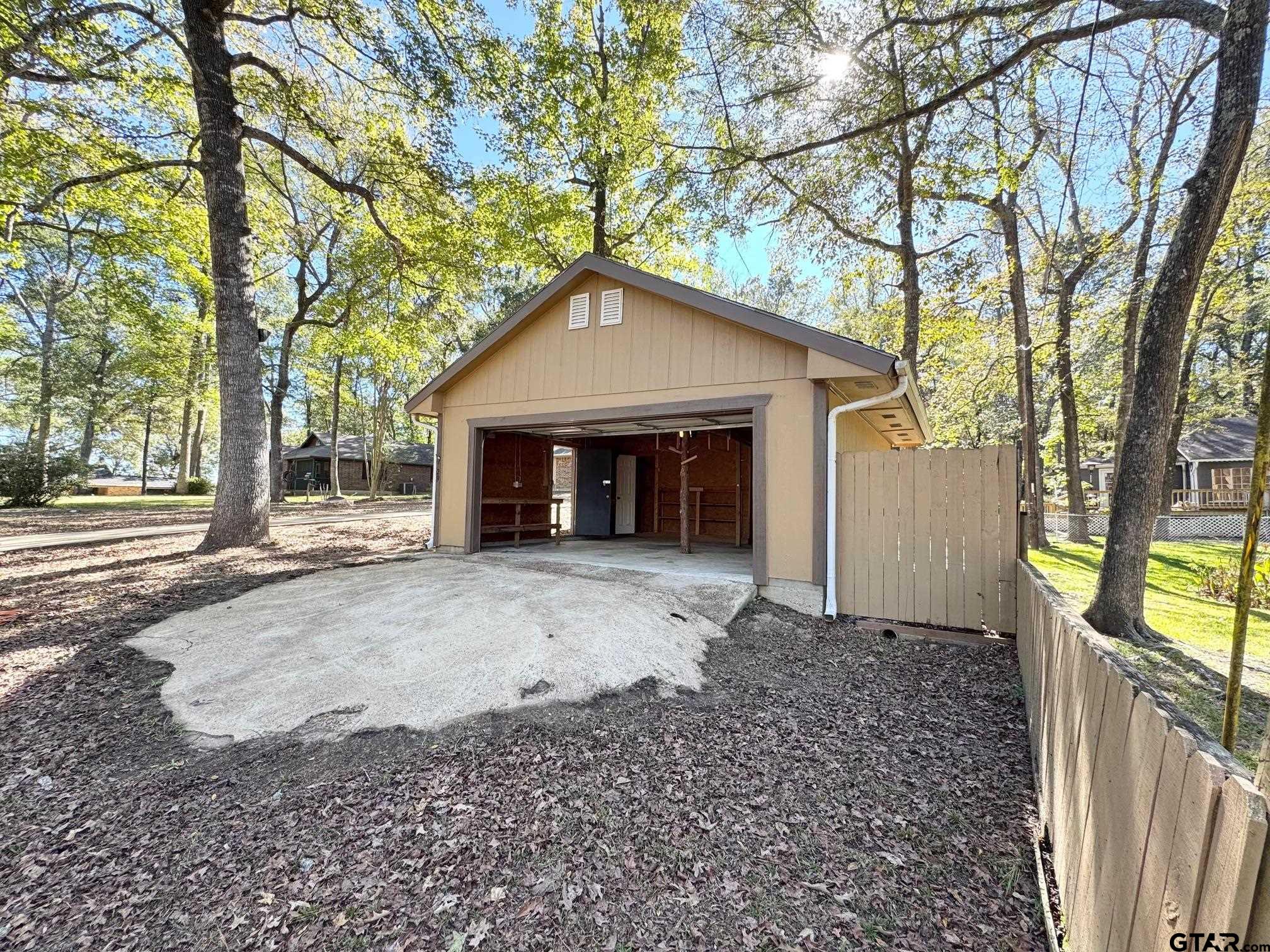 129 Dailey Road, Crockett, Texas image 29