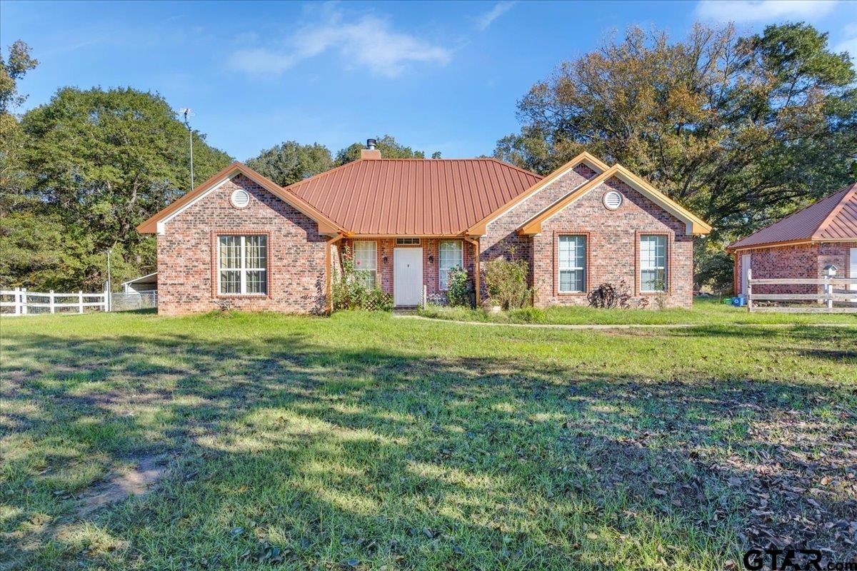115 Cr 3302, Omaha, Texas image 1