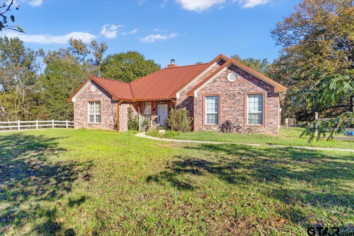 115 Cr 3302, Omaha, Texas image 2