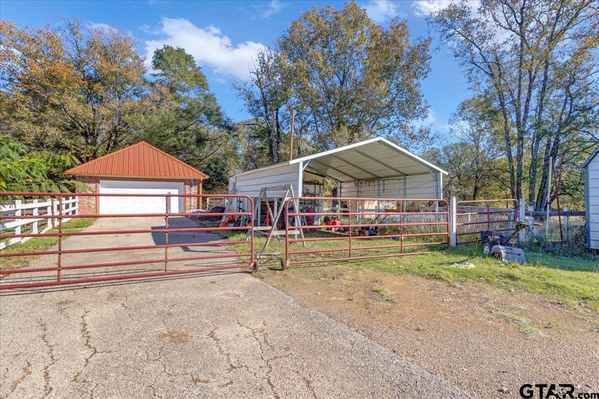 115 Cr 3302, Omaha, Texas image 30