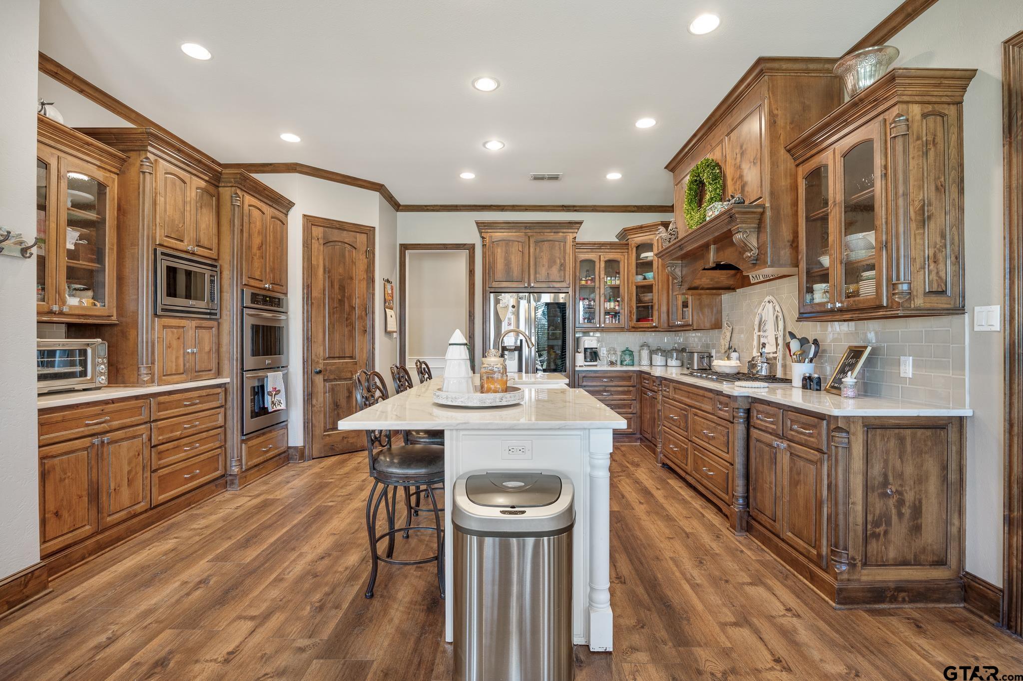 108 Pecan Valley Dr