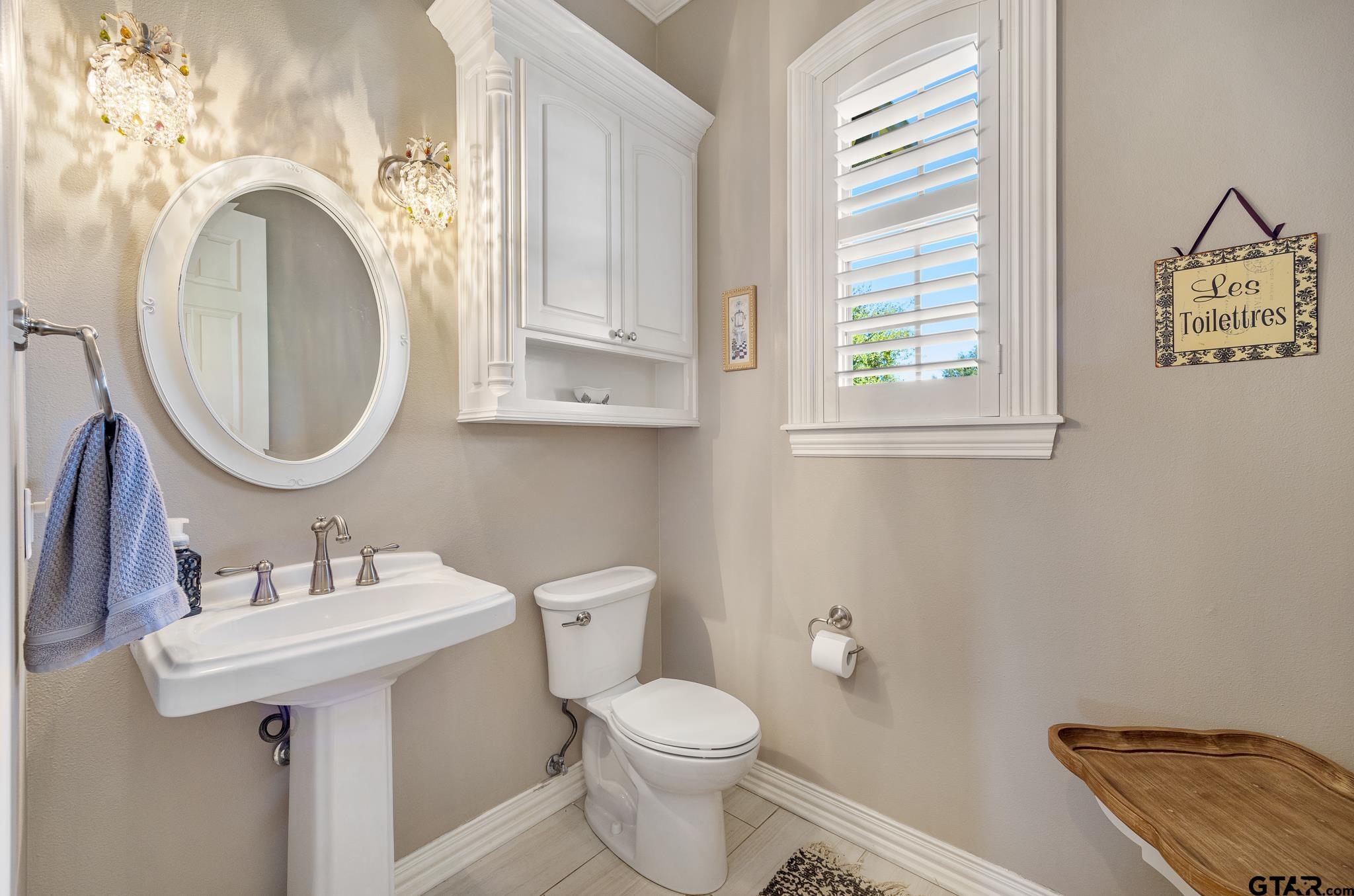 108 Pecan Valley Dr