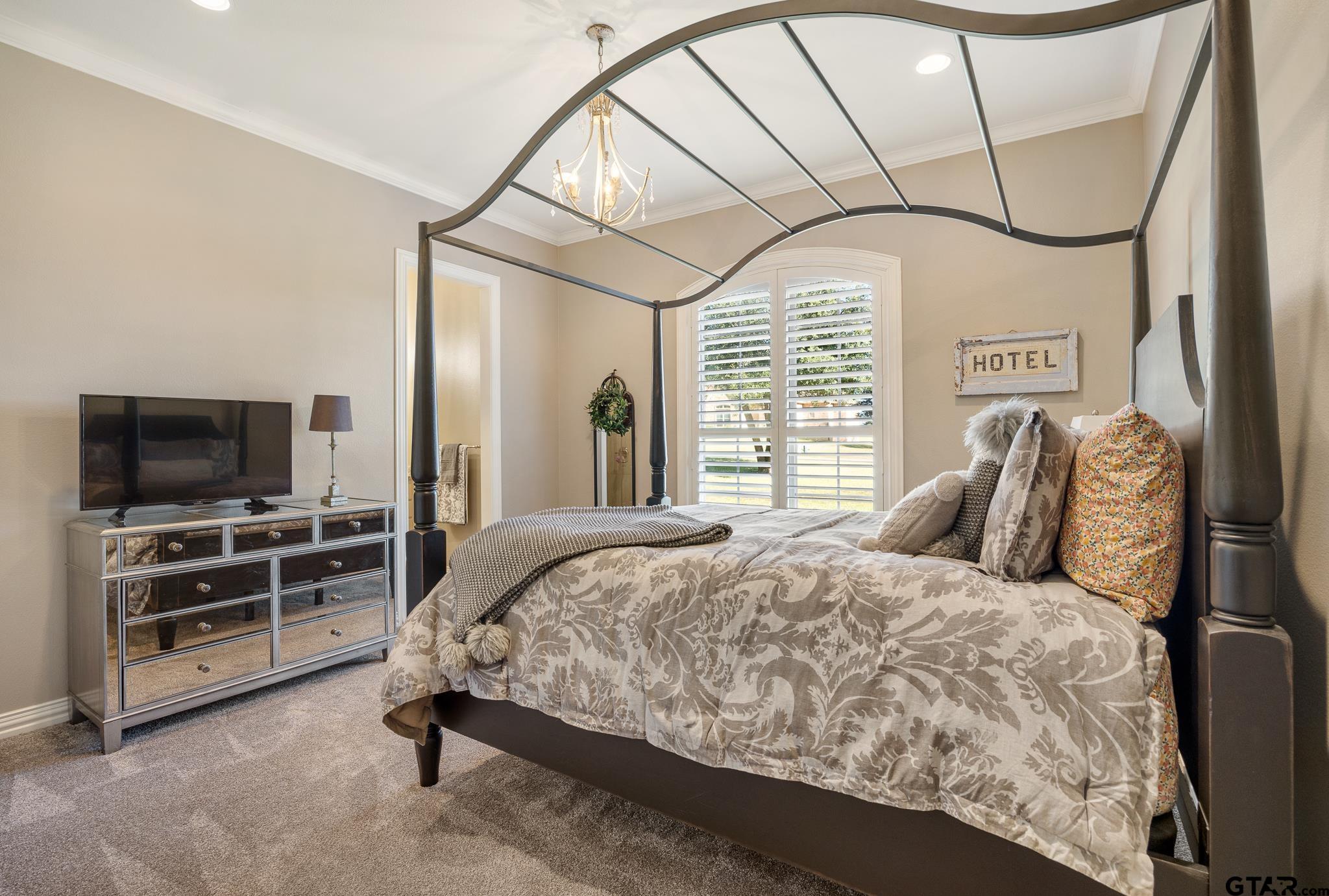 108 Pecan Valley Dr