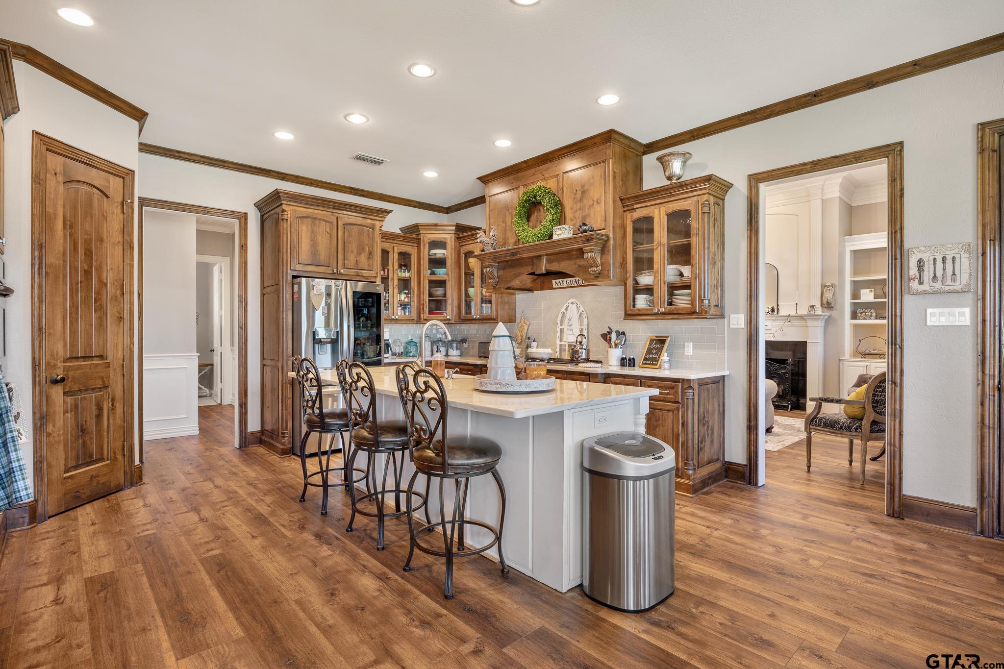 108 Pecan Valley Dr