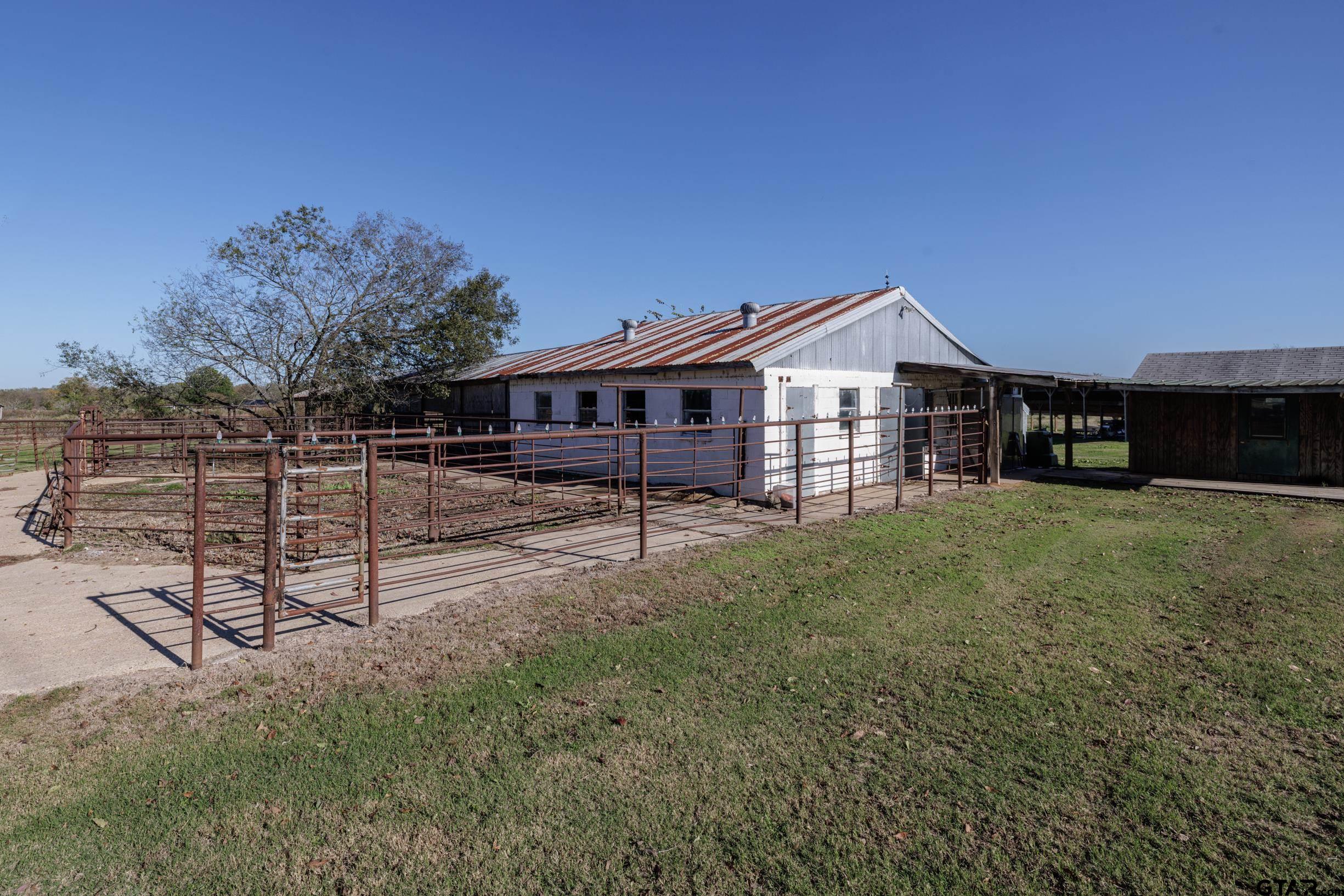 765 County Road 3410, Emory, Texas image 33